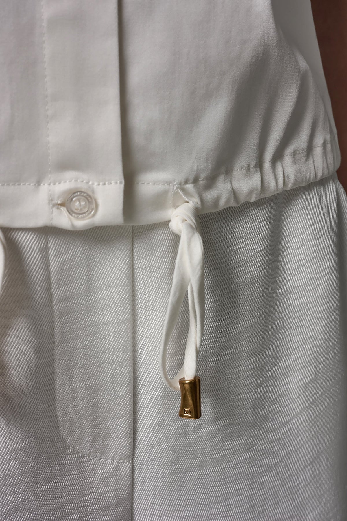SLEEVELESS DRAWSTRING HEM BLOUSE - Cream