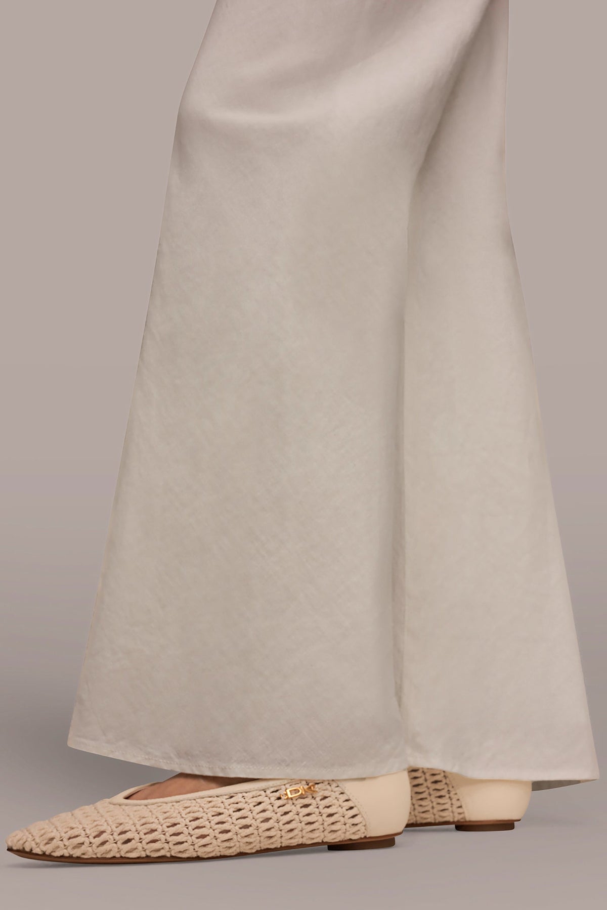 MID-RISE RELAXED ANKLE PANT - Cream
