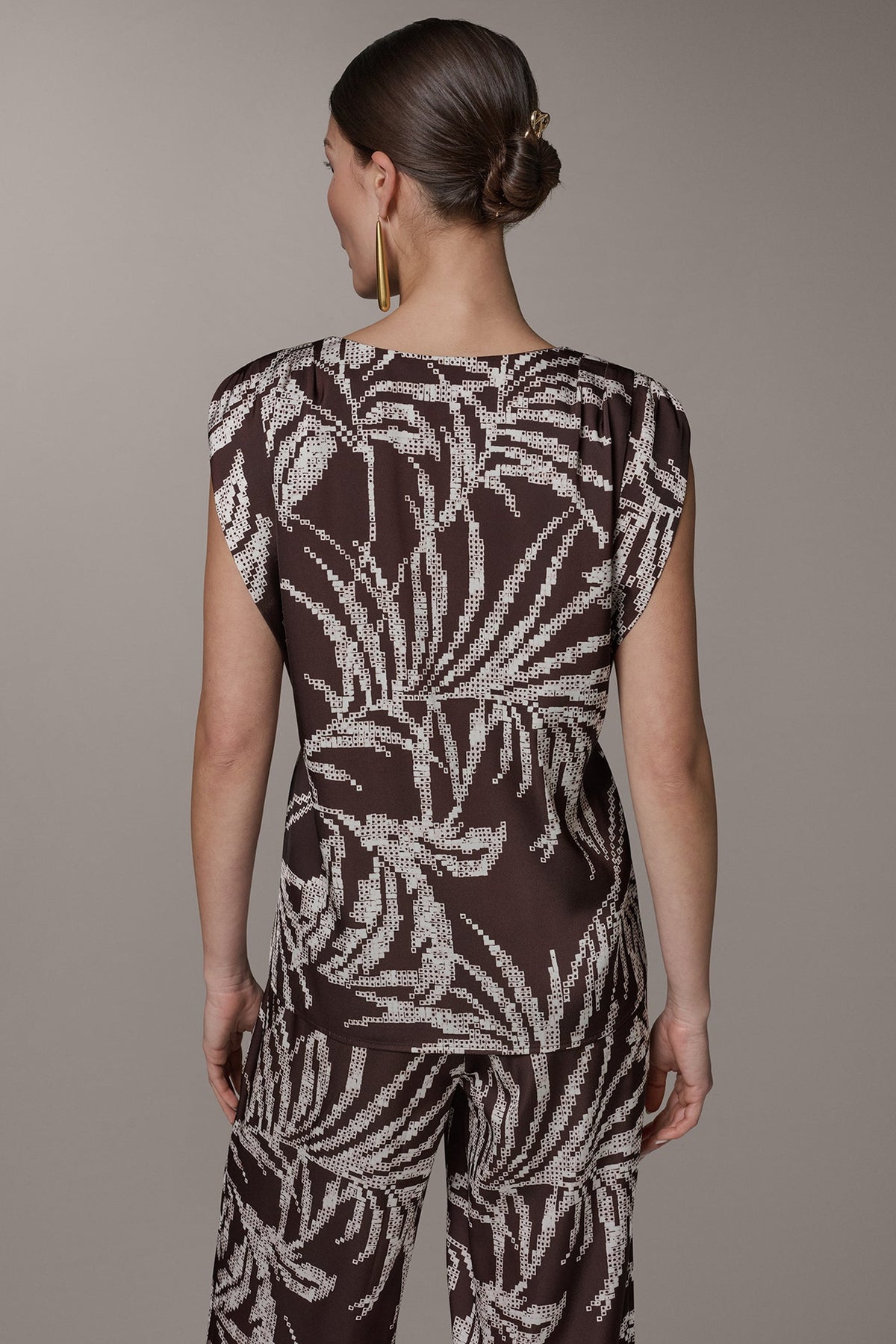 SLEEVELESS EXTENDED SHOULDER TOP - Canyon Multi