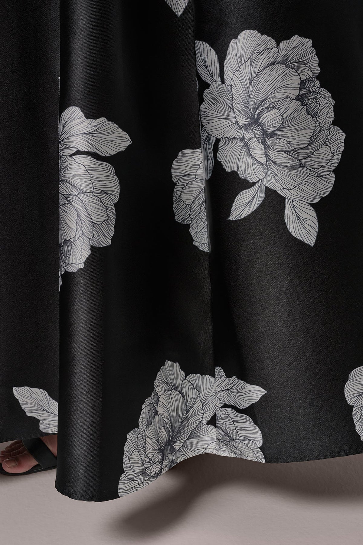 MIKADO FLORAL STRAPLESS BALL GOWN - Black Cream