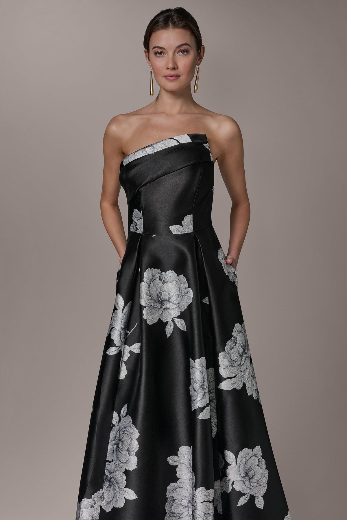 MIKADO FLORAL STRAPLESS BALL GOWN - Black Cream