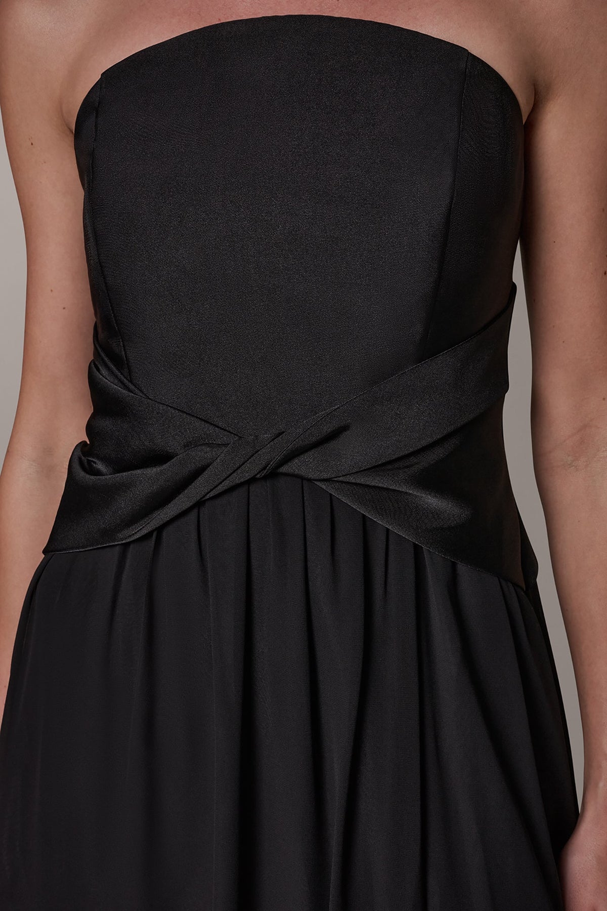 MIKADO AND CHIFFON STRAPLESS TWIST GOWN - Black