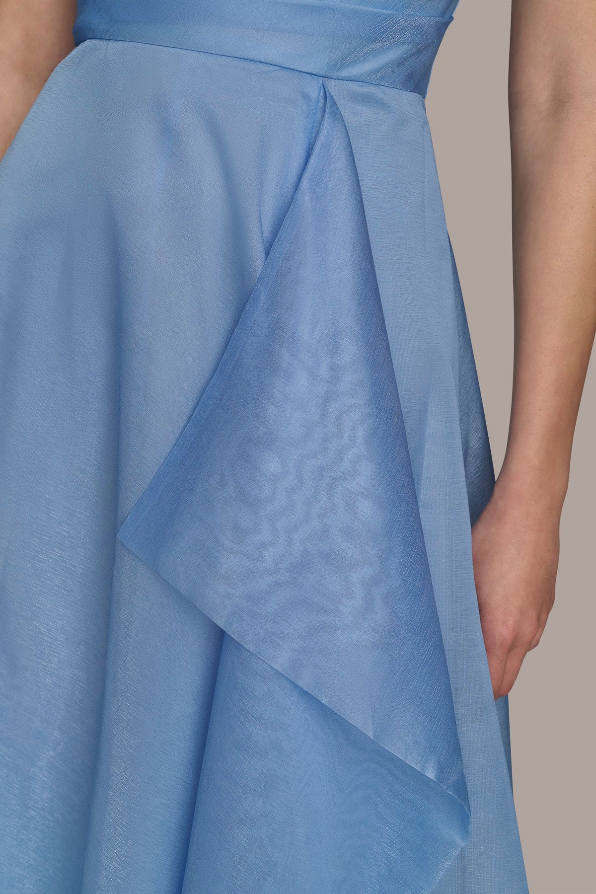ORGANZA STRAPLESS CASCADING GOWN - cielo