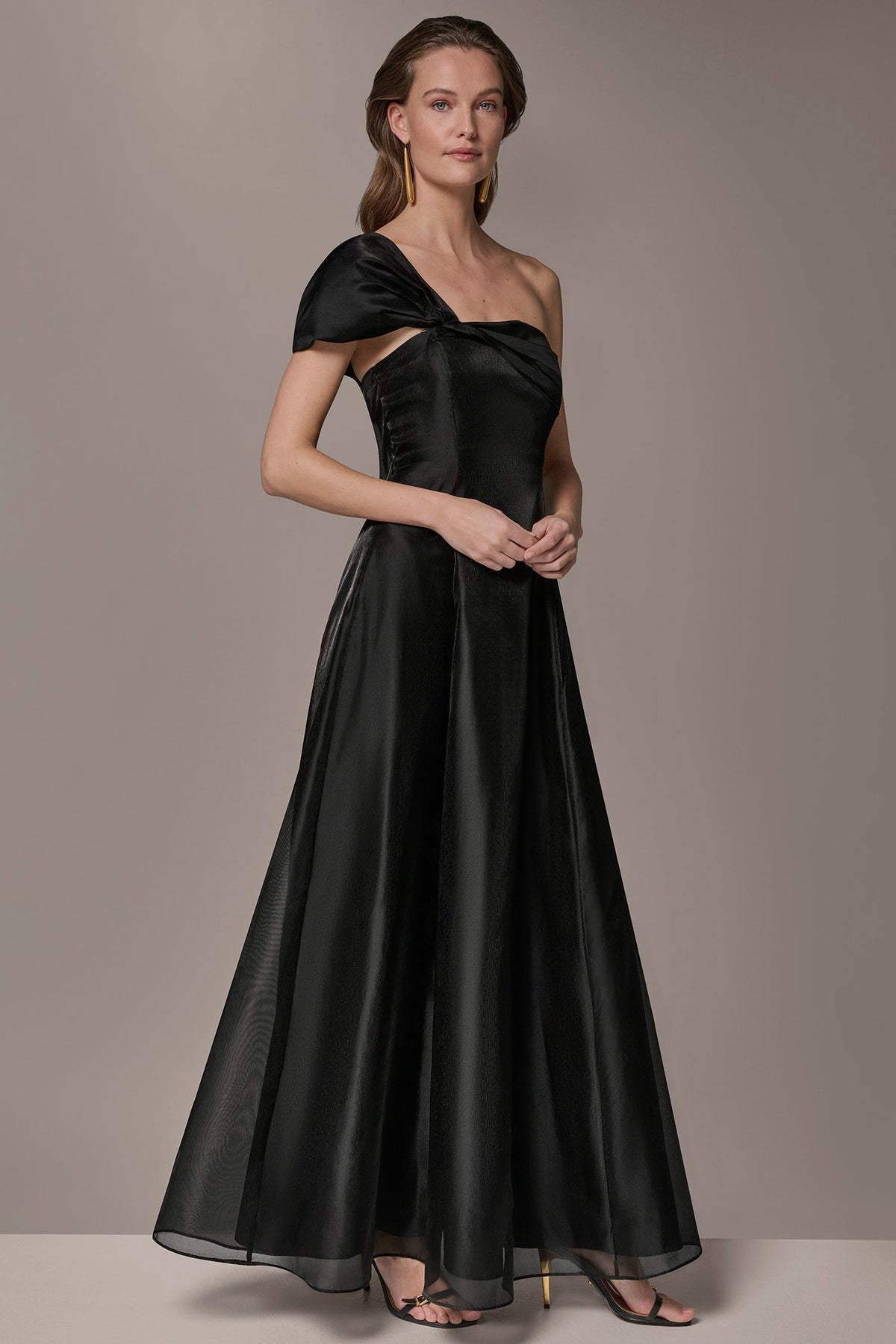 ORGANZA TWIST ONE-SHOULDER BALL GOWN - Black