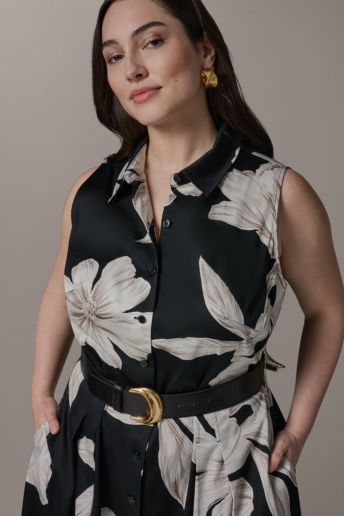 SLEEVELESS MIDI HALTER SHIRT DRESS - Black Multi