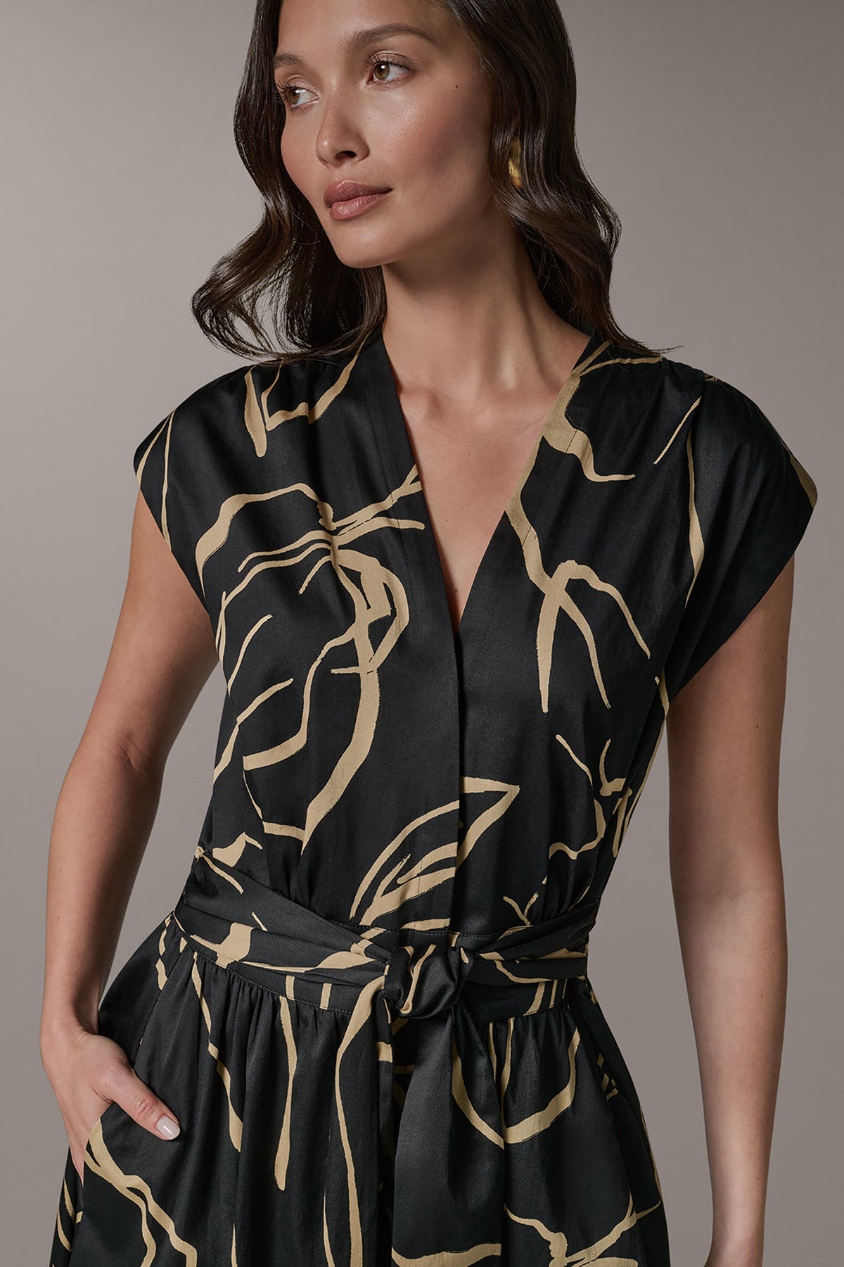 SLEEVELESS PRINT MIDI DRESS - Black /Fawn