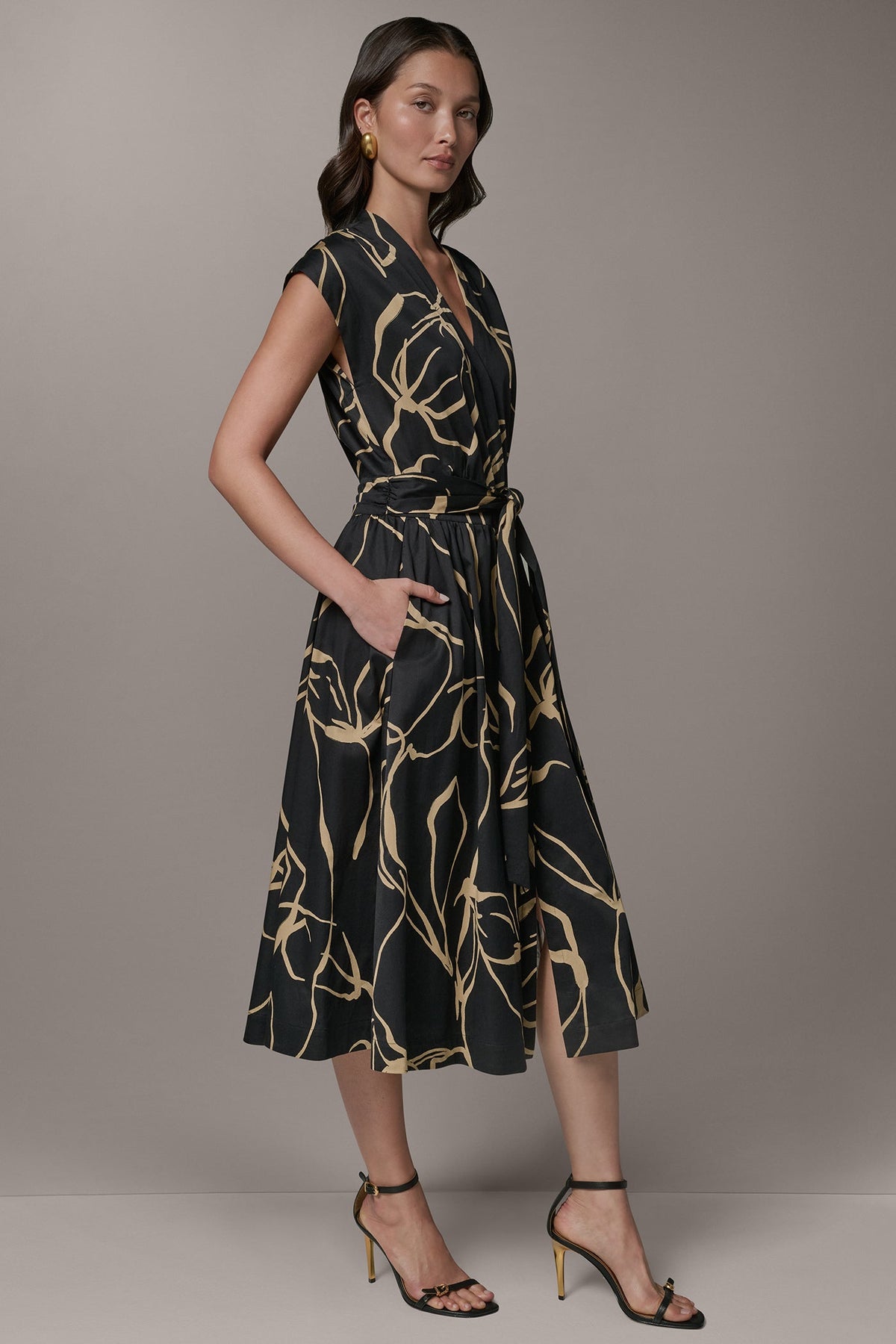 SLEEVELESS PRINT MIDI DRESS - Black /Fawn