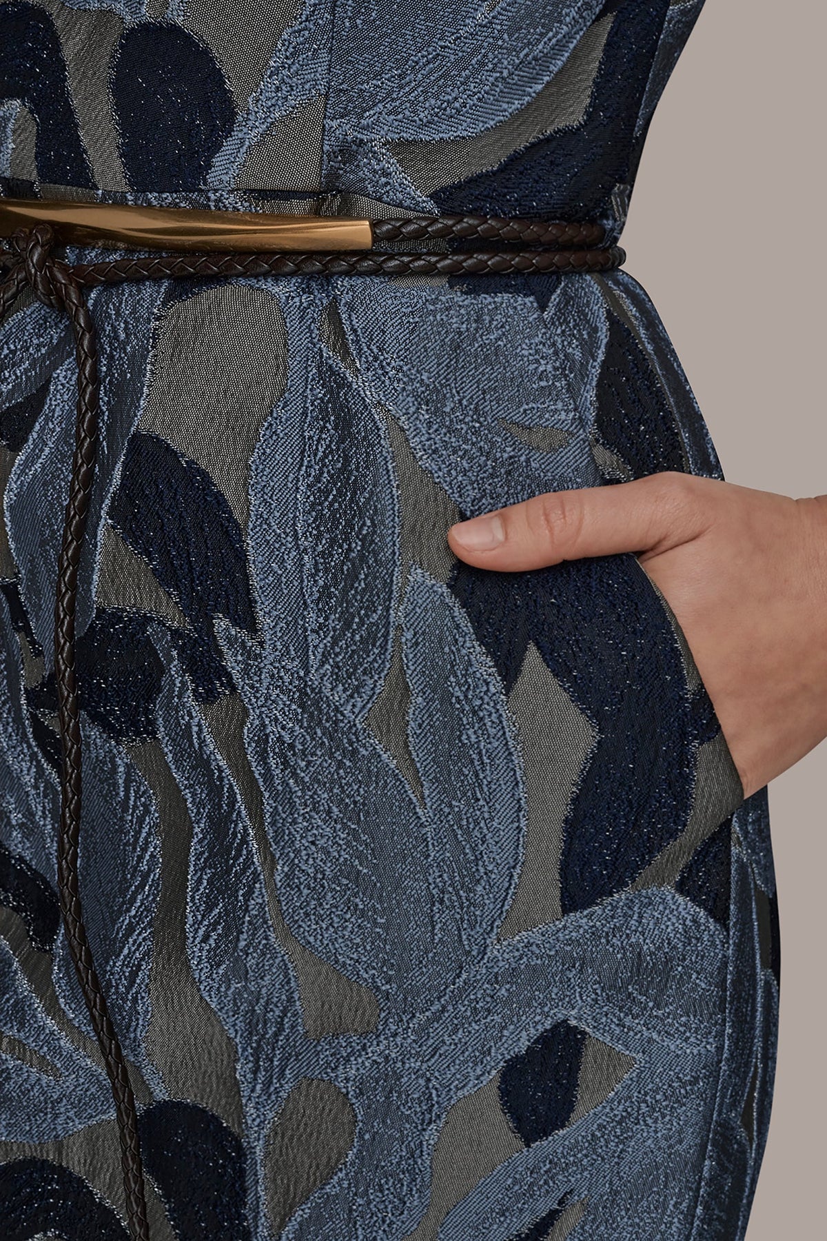 JACQUARD SLEEVELESS COWL-NECK SHEATH DRESS - VAPOR MULTI