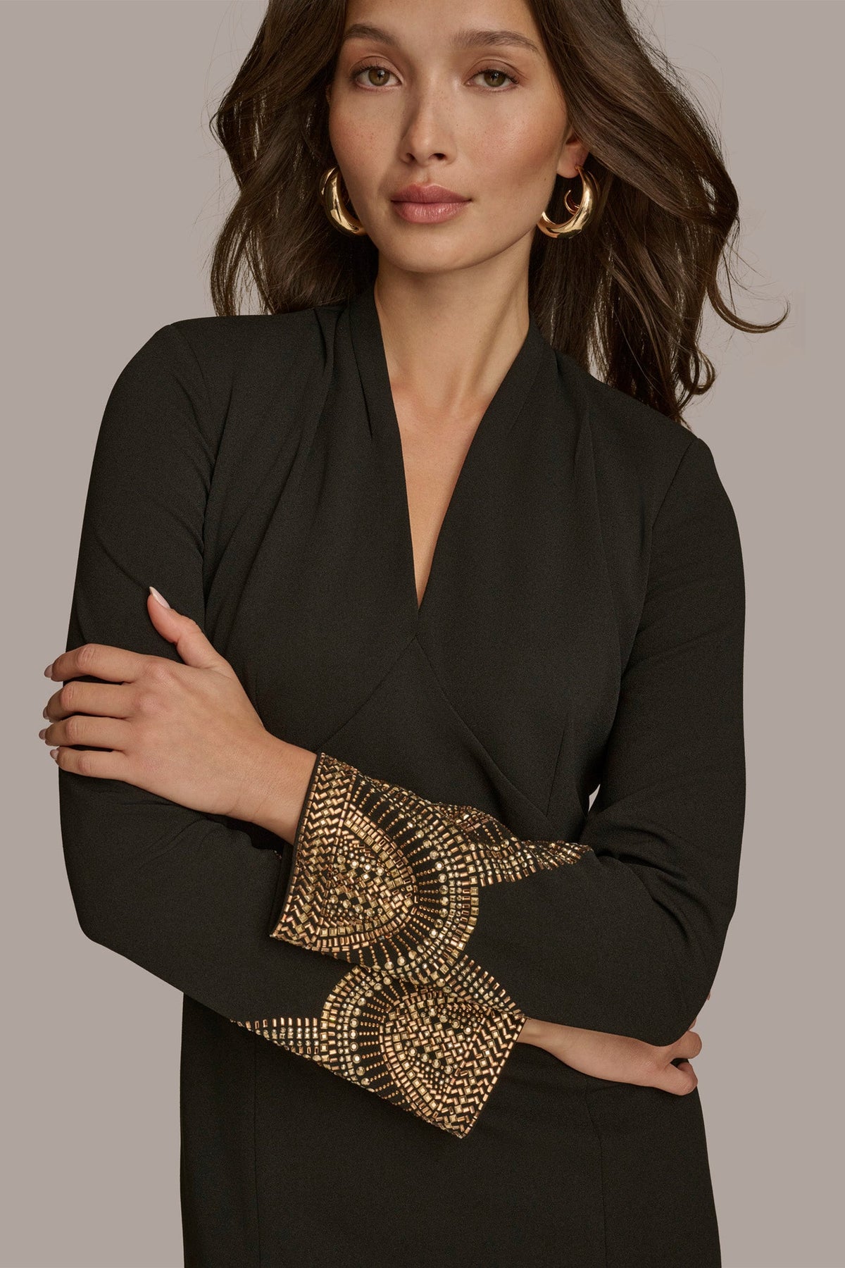 LONG SLEEVE V-NECK SHEATH DRESS - BLACK/GOLD