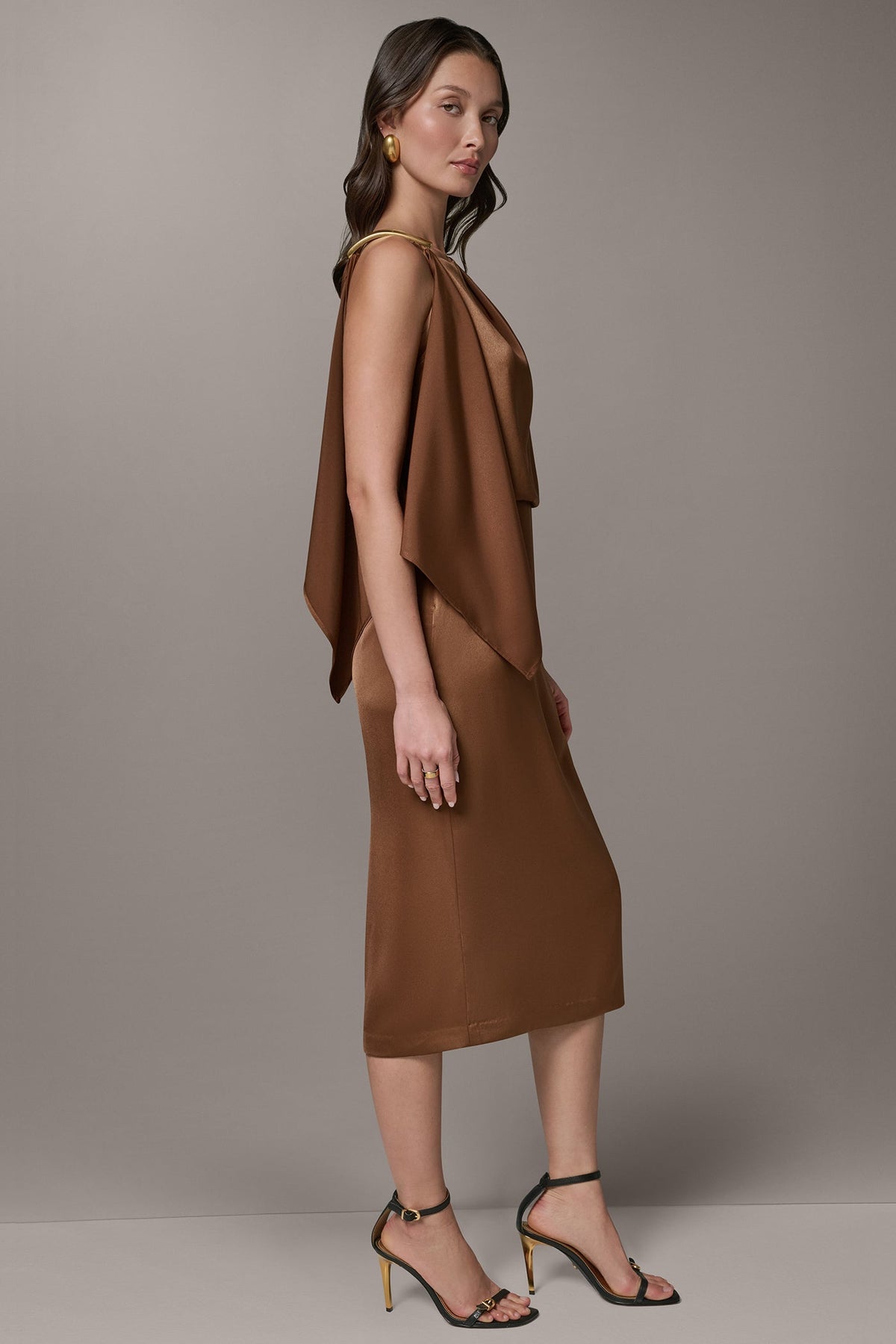 SLEEVELESS ASYMMETRIC MIDI DRESS - Russet