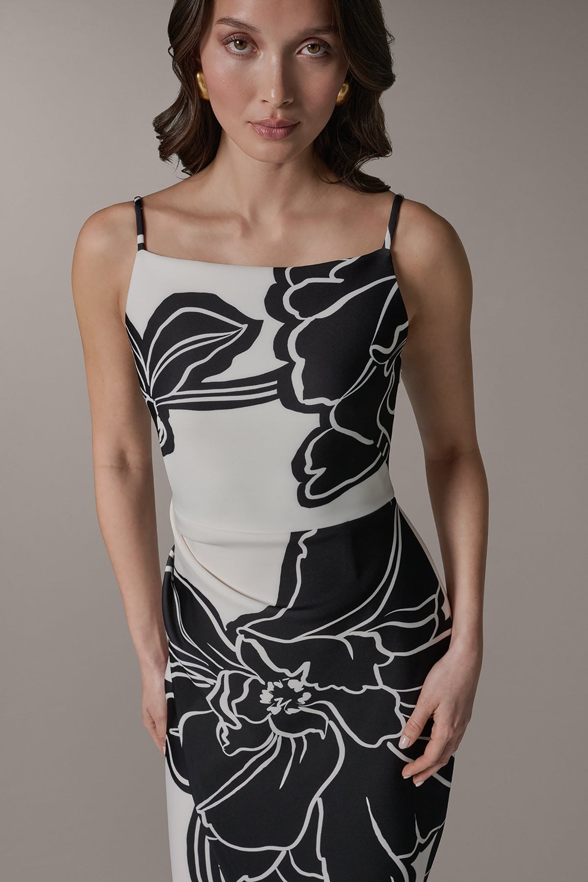 SLEEVELESS TWO-TONE FLORAL MIDI SHEATH DRESS - Cream/Black