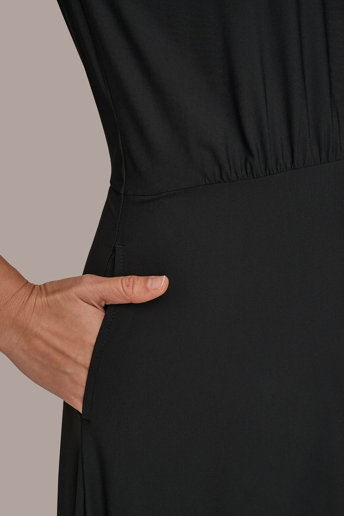 THE MODERN TRAVEL MIDI FIT AND FLARE DRESS - Black