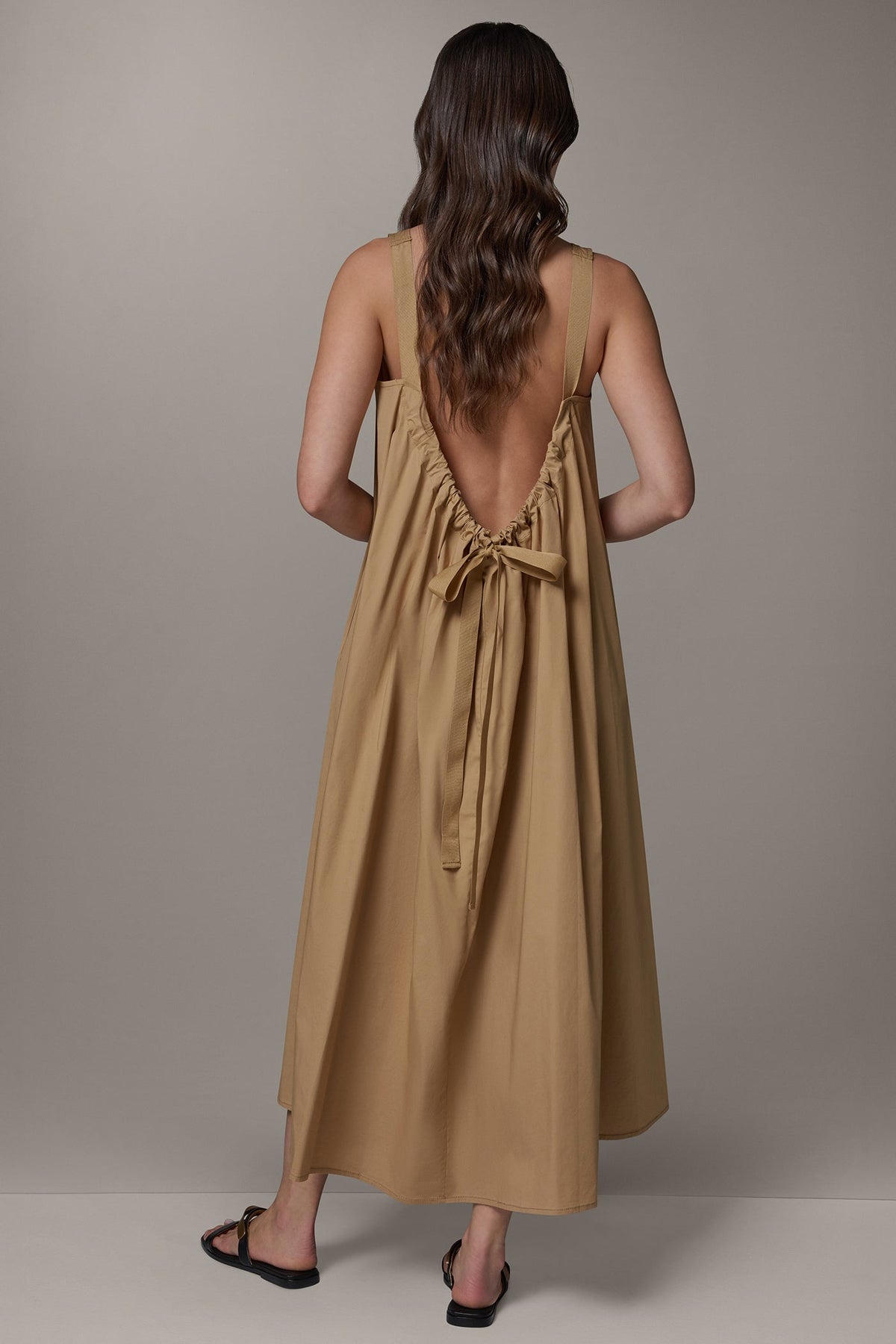 SLEEVELESS MAXI TRAPEZE DRESS - Fawn