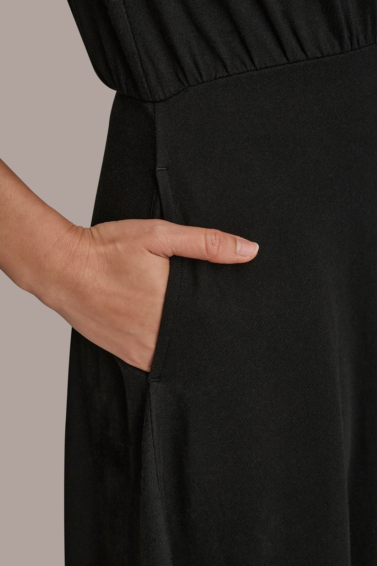 CAP SLEEVE CREW NECK DRESS - Black
