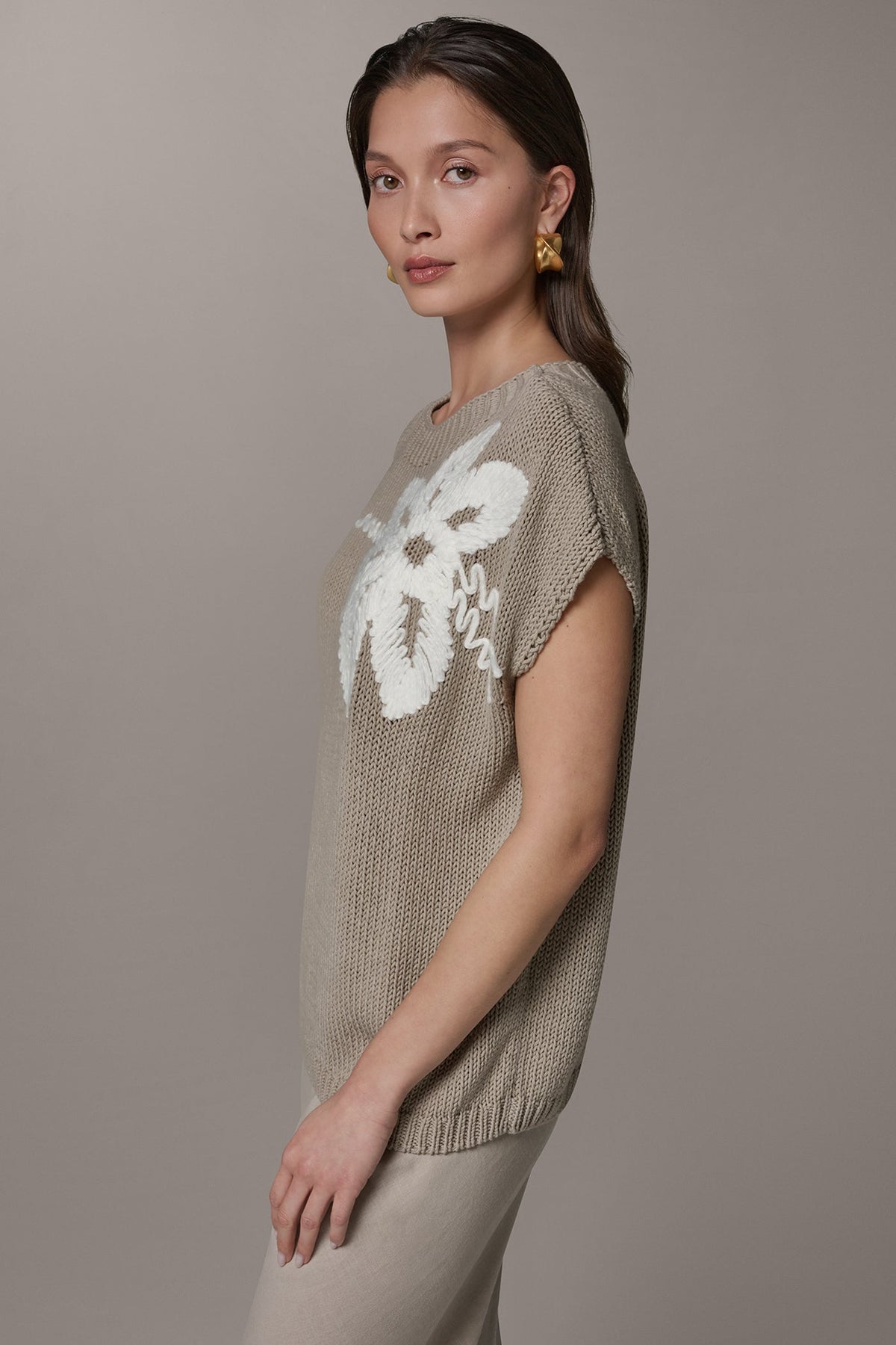 SLEEVELESS FLORAL SWEATER - Sandstone/Cream