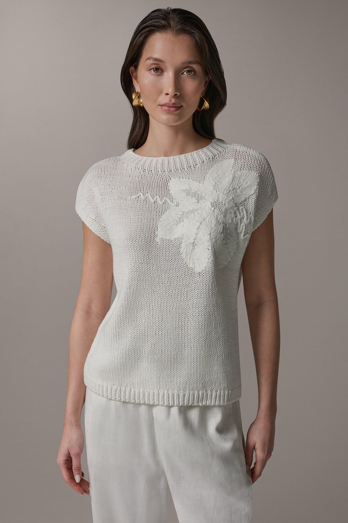 SLEEVELESS FLORAL SWEATER - Cream