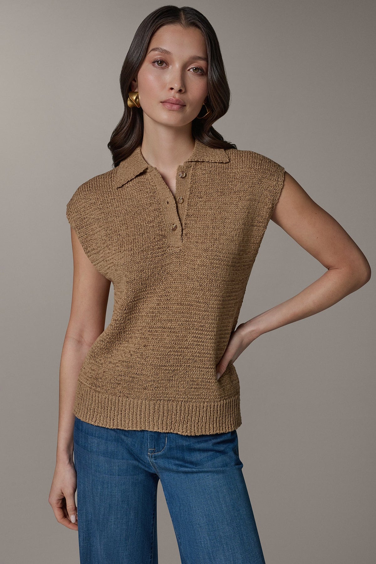 SLEEVELESS POLO SWEATER - Fawn