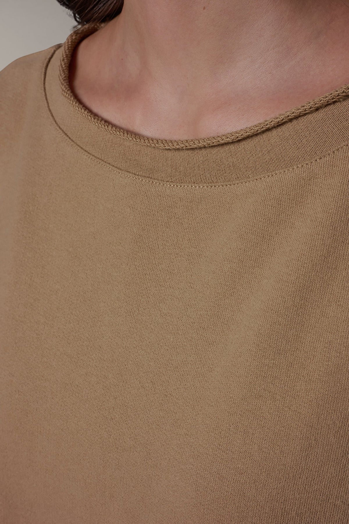 SHORT SLEEVE BOATNECK PULLOVER - Fawn