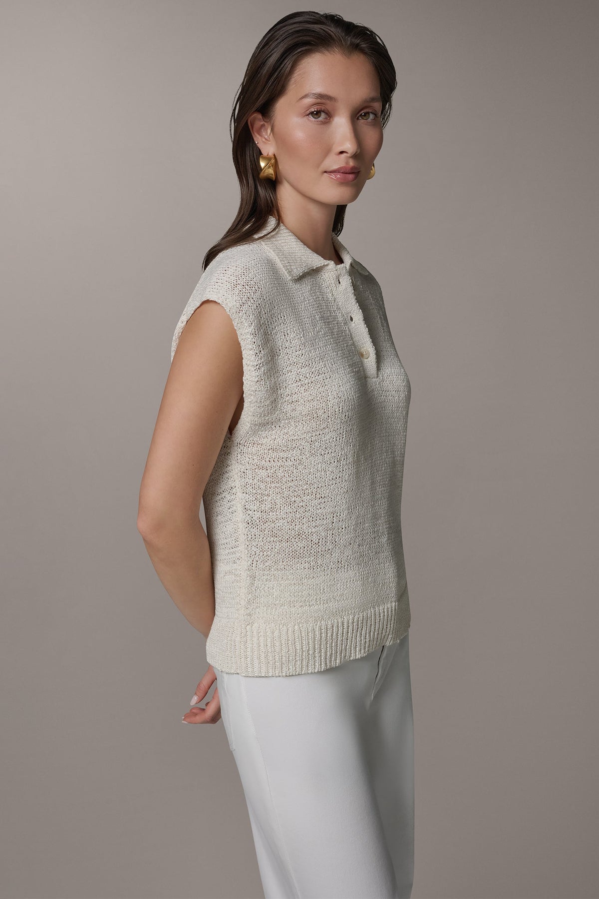 SLEEVELESS POLO SWEATER - Cream