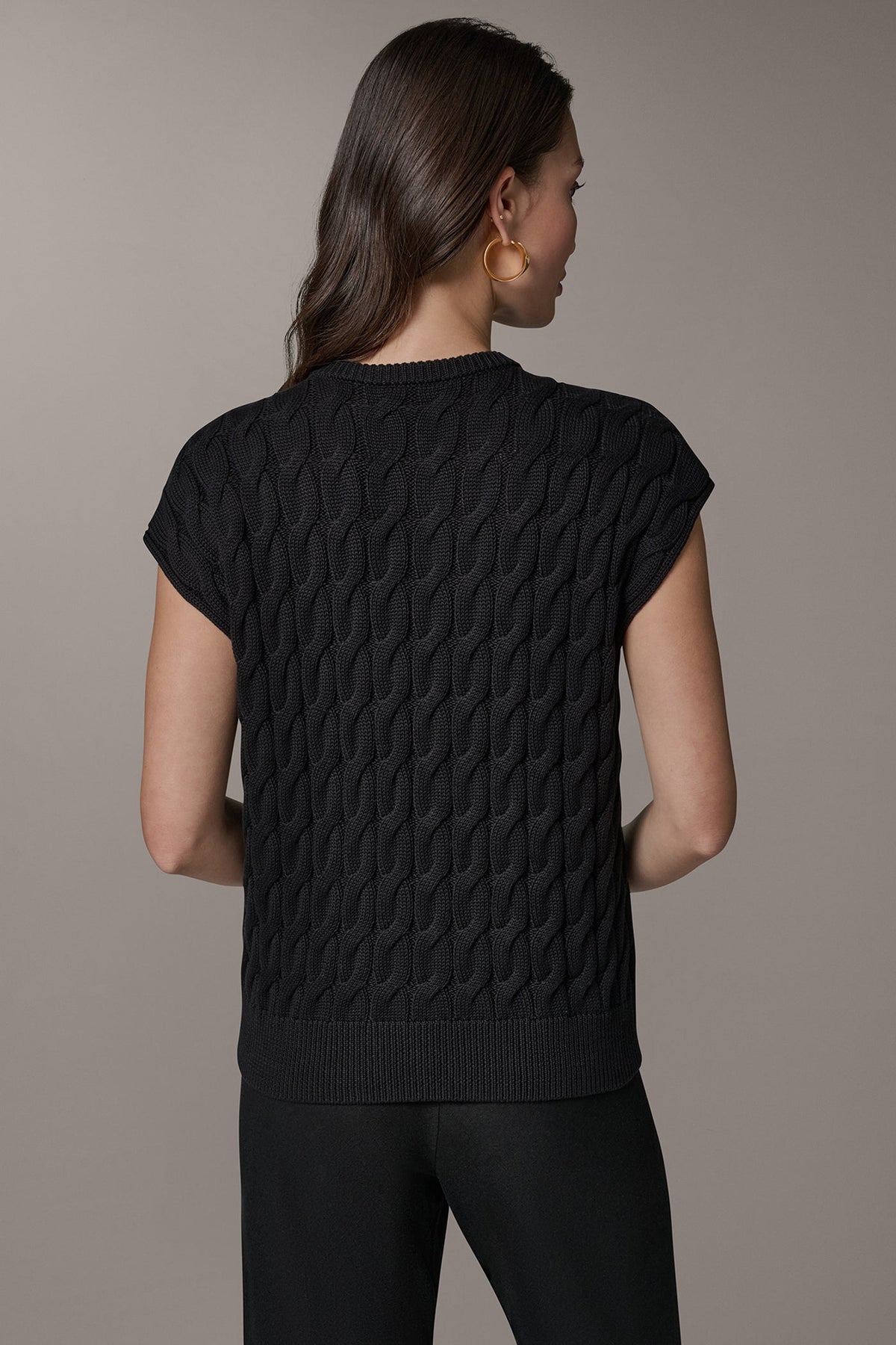 SLEEVELESS CABLE KNIT VEST - Black