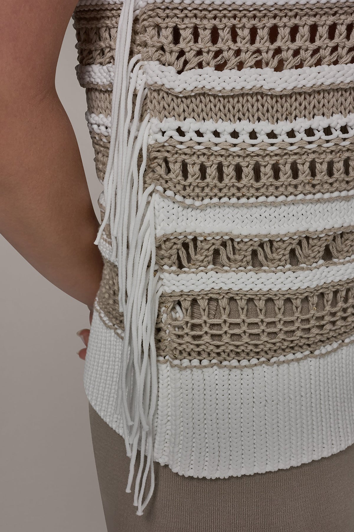 SLEEVELESS STRIPE FRINGE SEQUIN SWEATER - Cream/Sandstone
