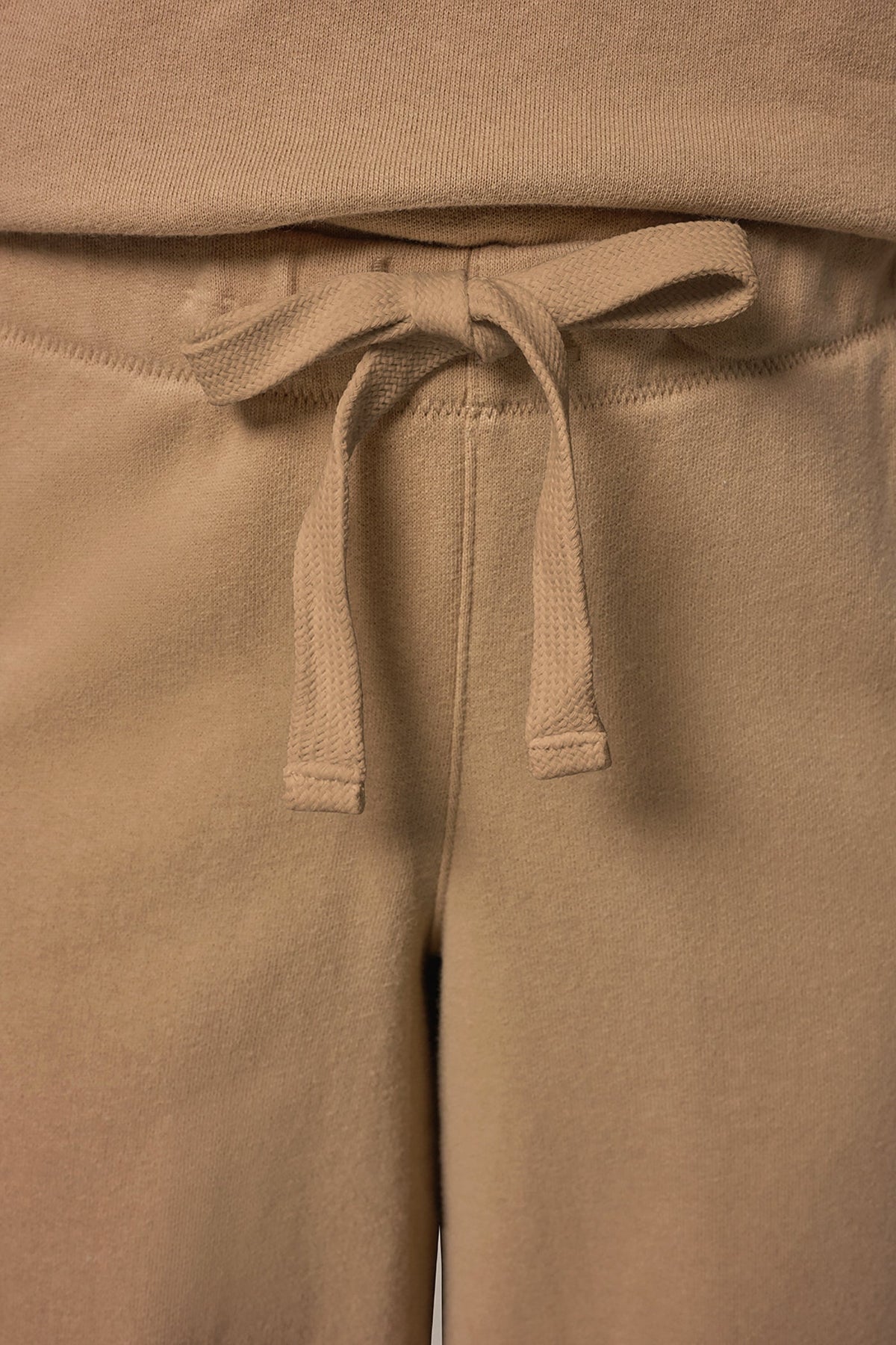 MID-RISE STRAIGHT-LEG CAPRI PANT - Fawn