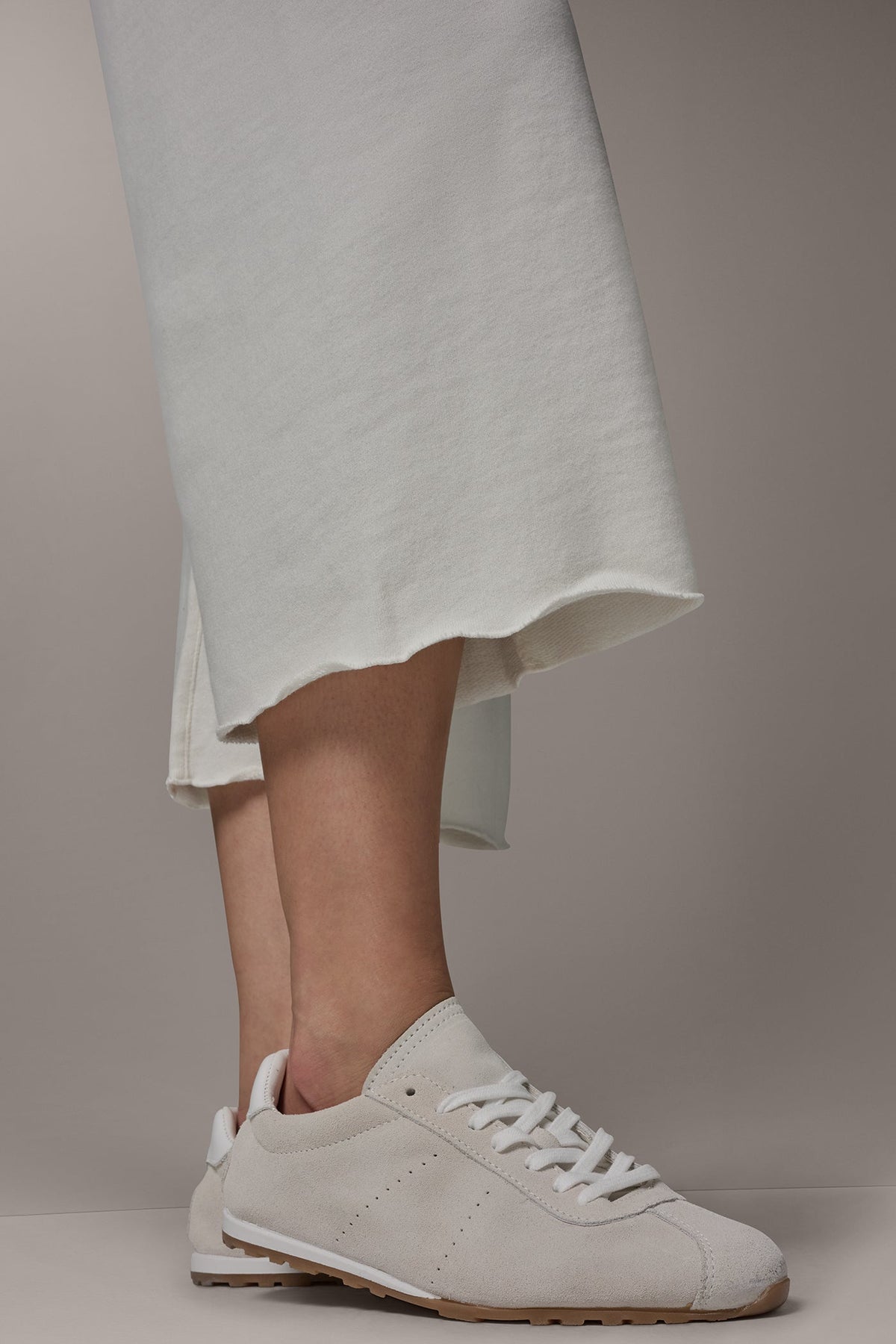 MID-RISE STRAIGHT-LEG CAPRI PANT - Cream