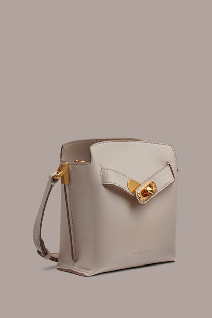 BRIDGEHAMPTON LEATHER CROSSBODY BAG - Sand