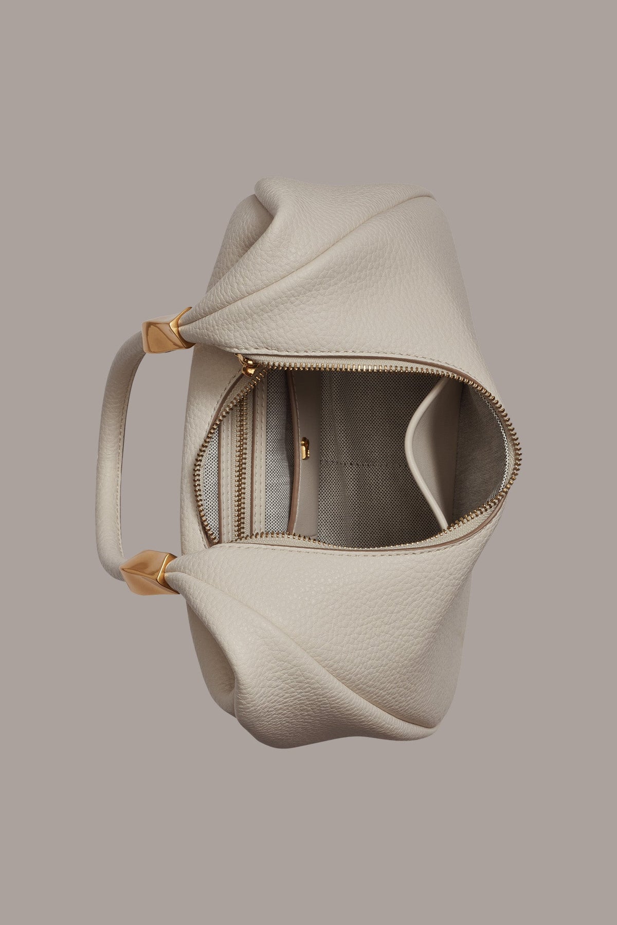 QUOGUE LEATHER SHOULDER BAG - Sand