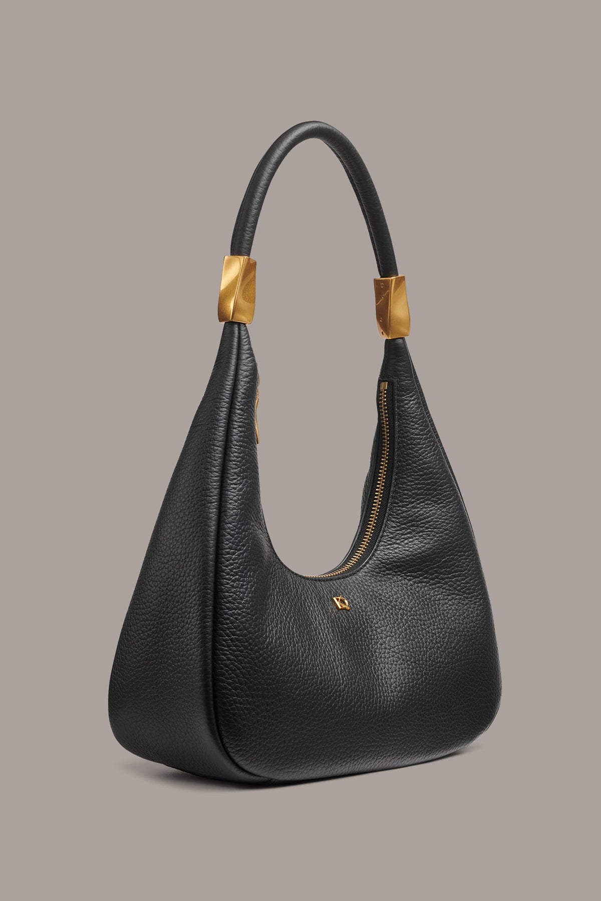 QUOGUE LEATHER SHOULDER BAG - Black
