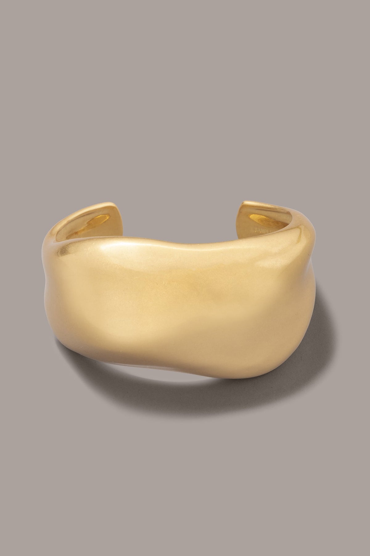SIGNATURE CUFF BRACELET - Gold