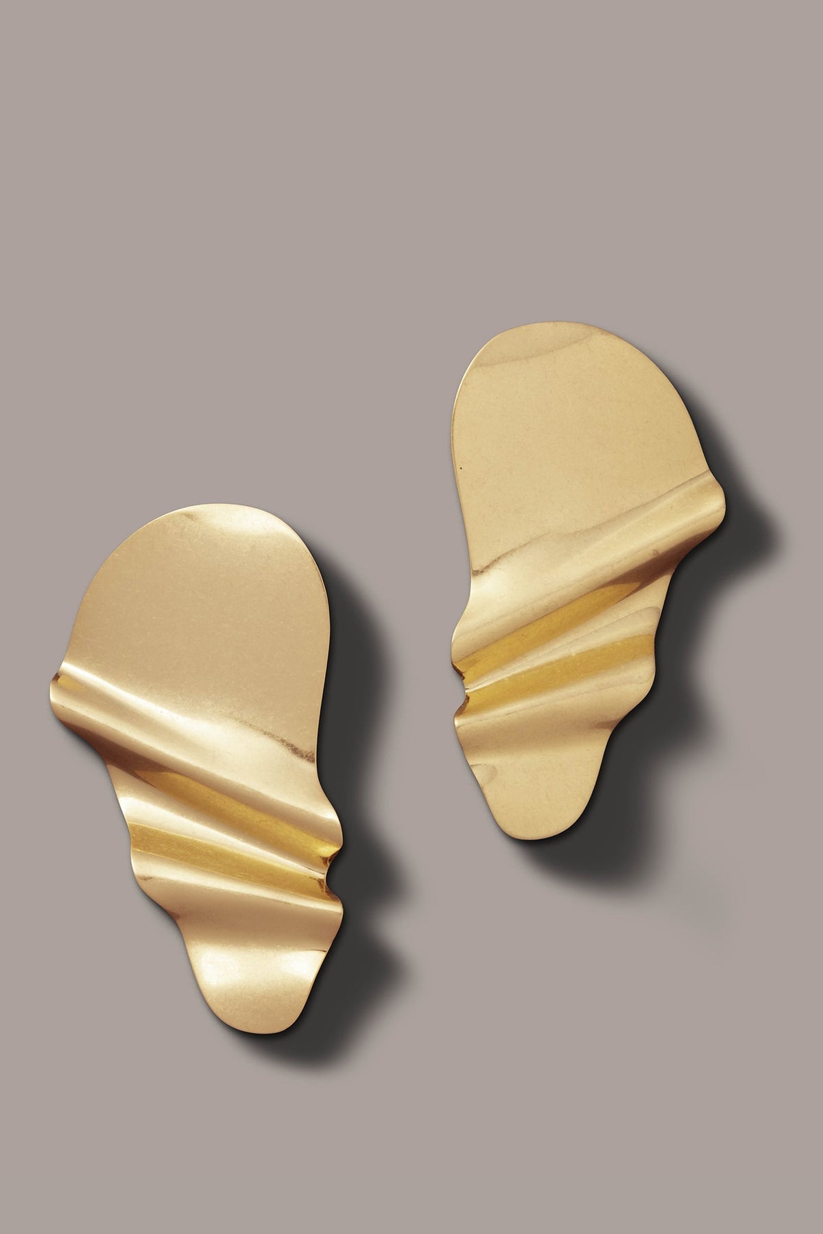 OVERSIZED TWISTED STUD EARRING - Gold