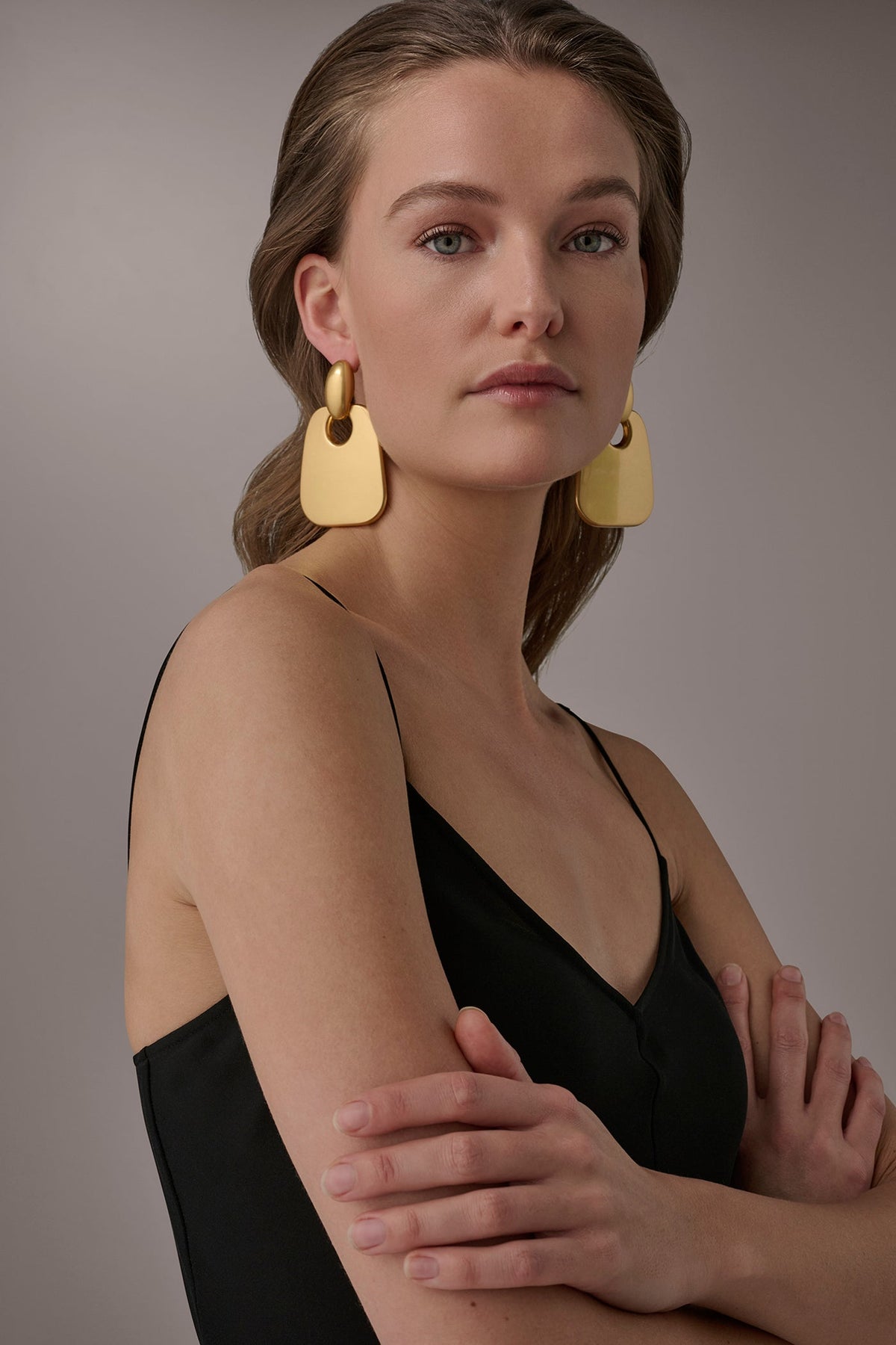 OVERSIZED DOOR KNOCKER WORN GOLD EARRING - Gold