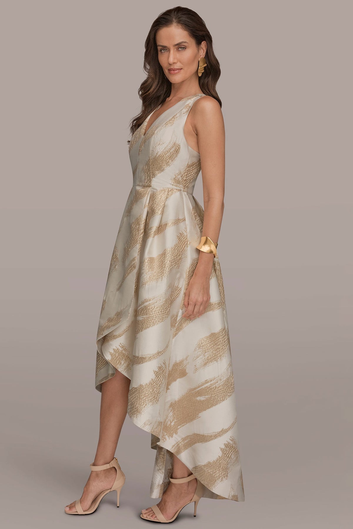 BRUSHSTROKE JACQUARD HIGH-LOW BALL GOWN - Cream/Gold