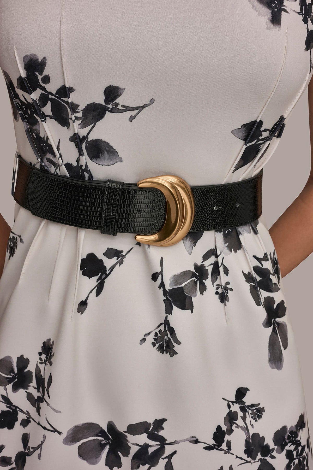 SLEEVELESS FLORAL A-LINE DRESS - Cream/Black Multi