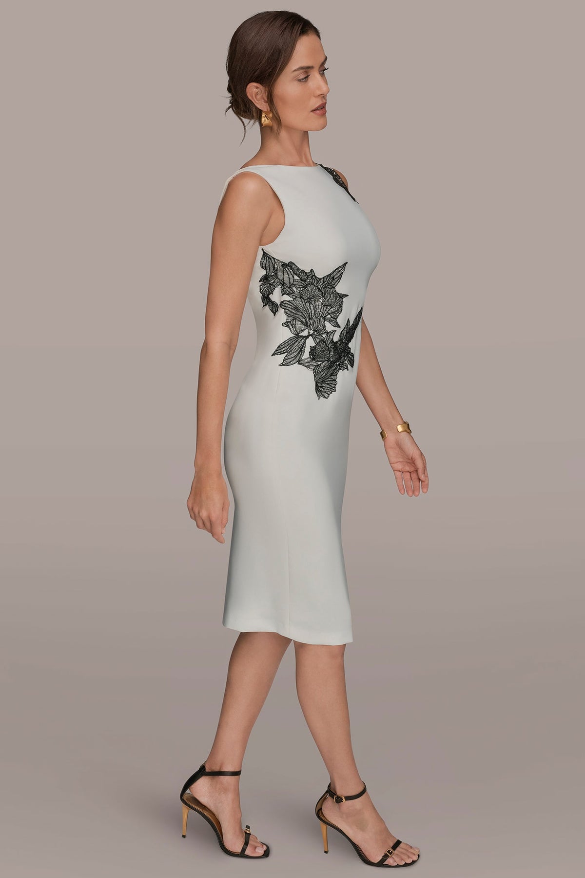 FLORAL APPLIQUÉ SLEEVELESS COWL-BACK SHEATH DRESS - Cream/Black