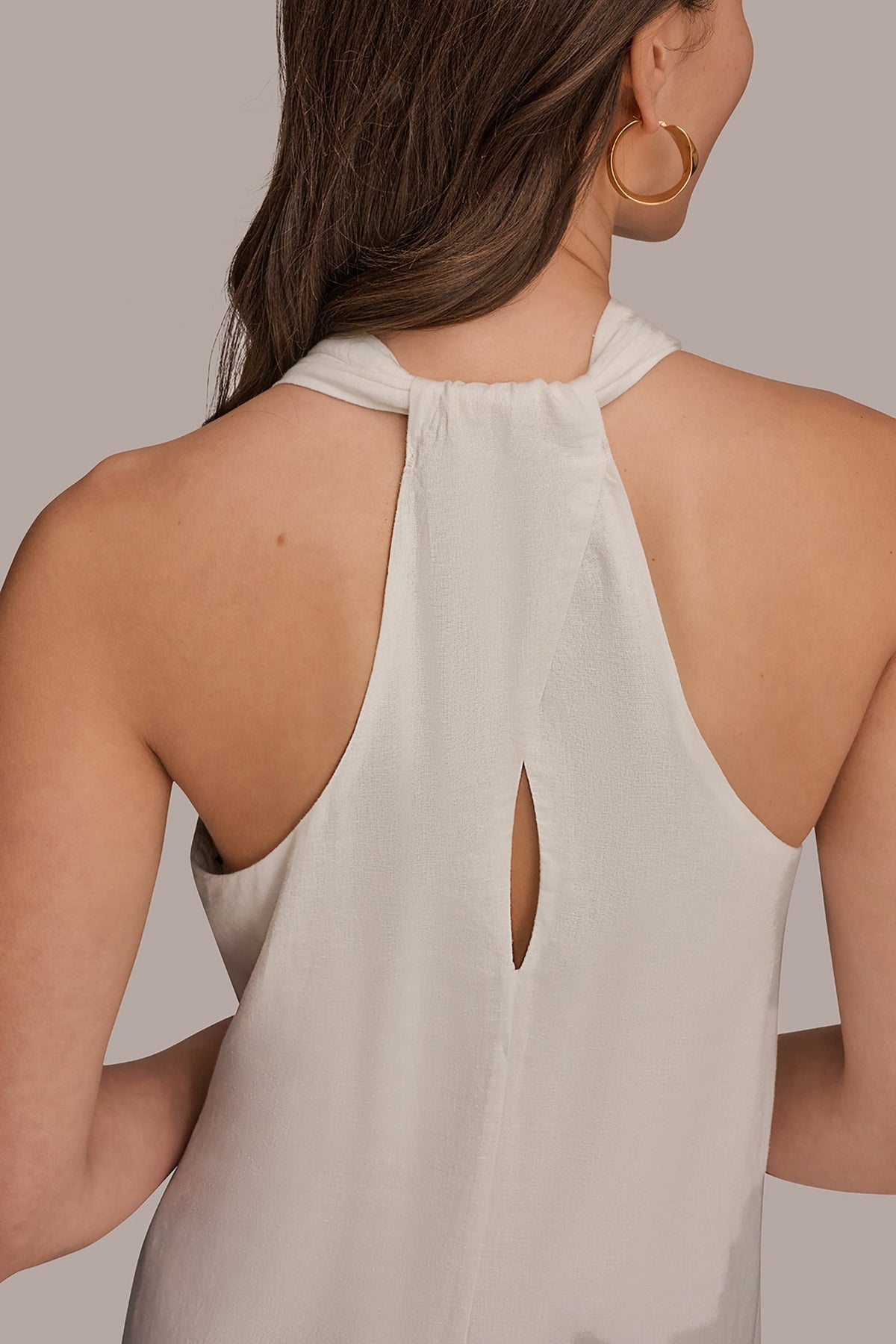 LINEN-BLEND SLEEVELESS OMBRÉ TWIST-BACK MIDI HALTER DRESS - Tuscan Grey