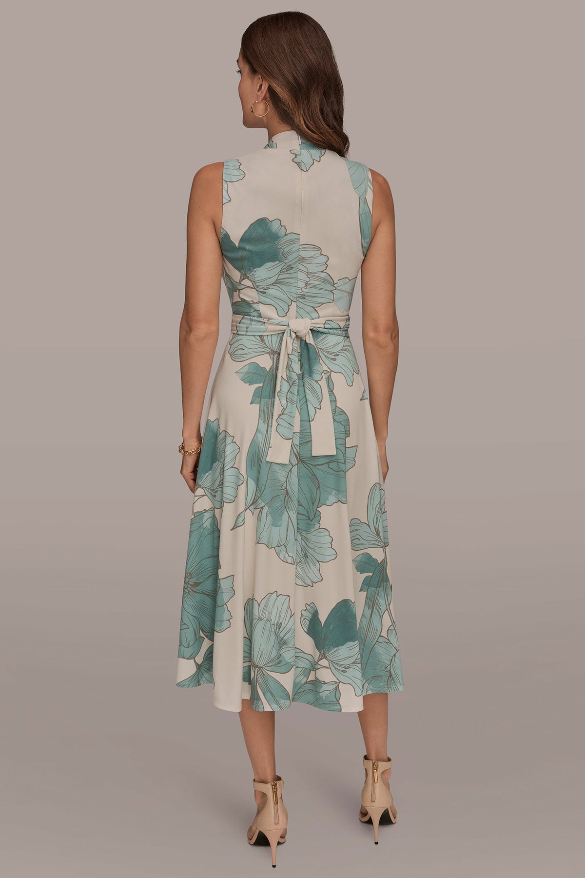 SLEEVELESS FLORAL GATHERED MIDI A-LINE DRESS - Vellum/Waterlily Multi