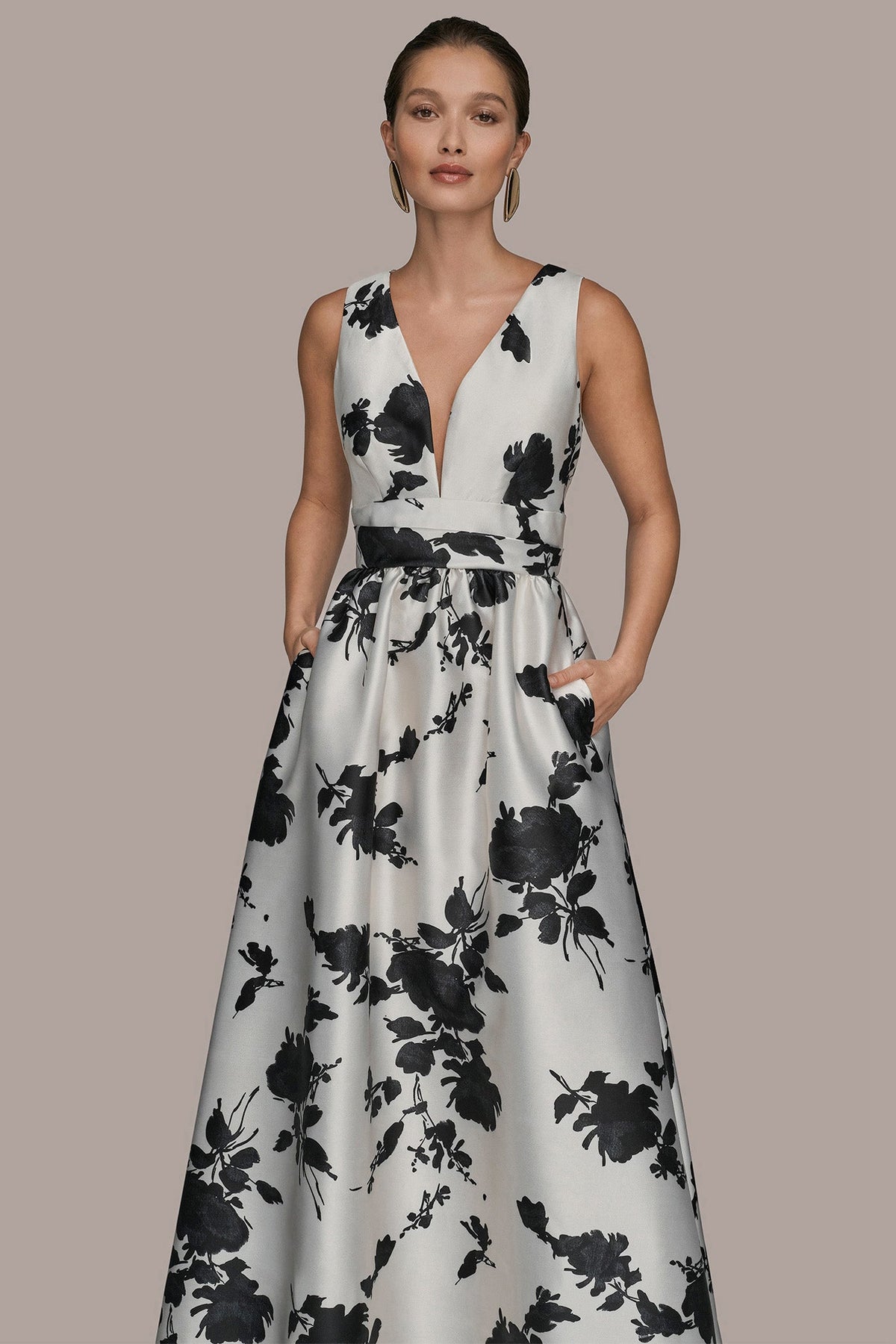 MIKADO SLEEVELESS V-NECK FLORAL GOWN - Cream/Black