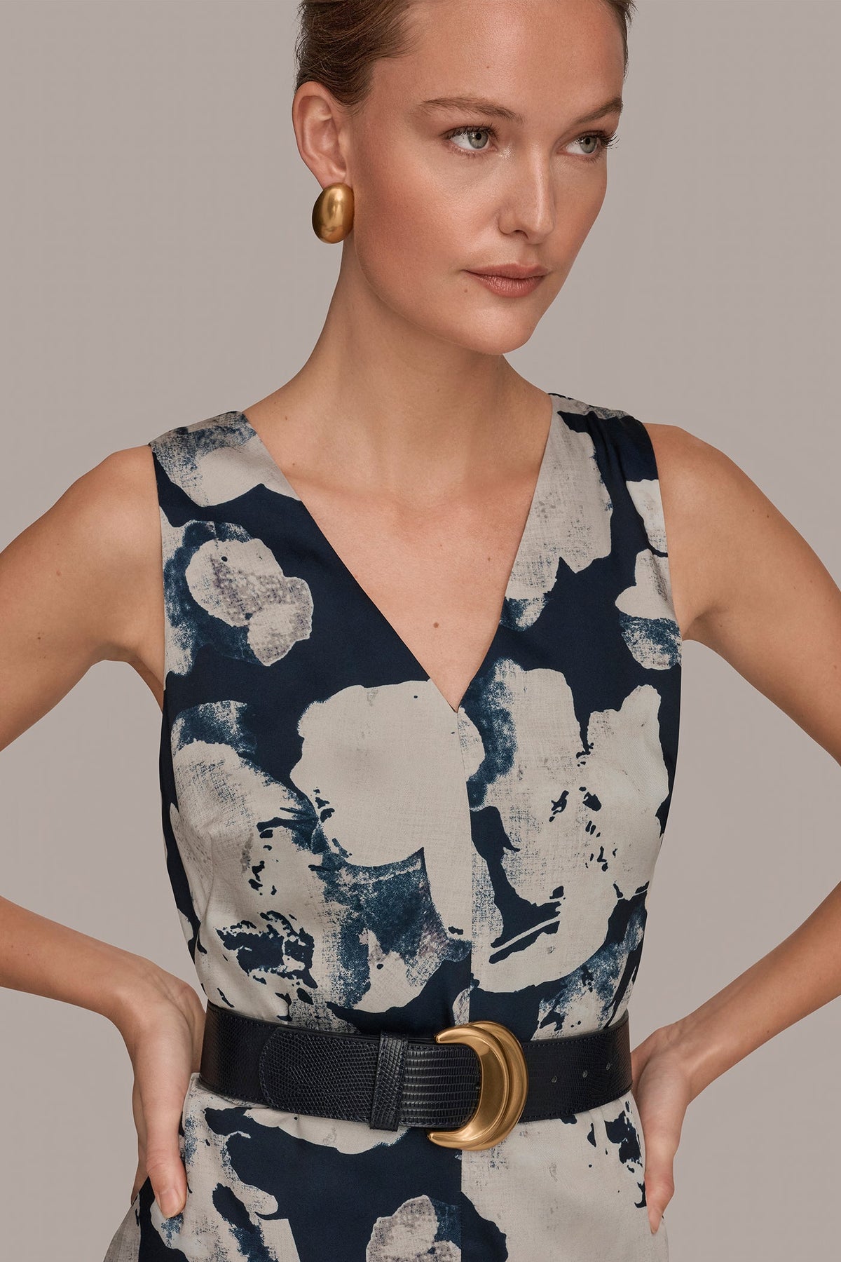V-NECK FLORAL DRESS - Nightfall Multi