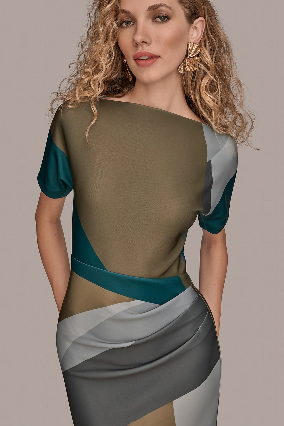 SHORT SLEEVE COLOR-BLOCK MIDI SHEATH DRESS - ANTIQUE GREEN MULTI