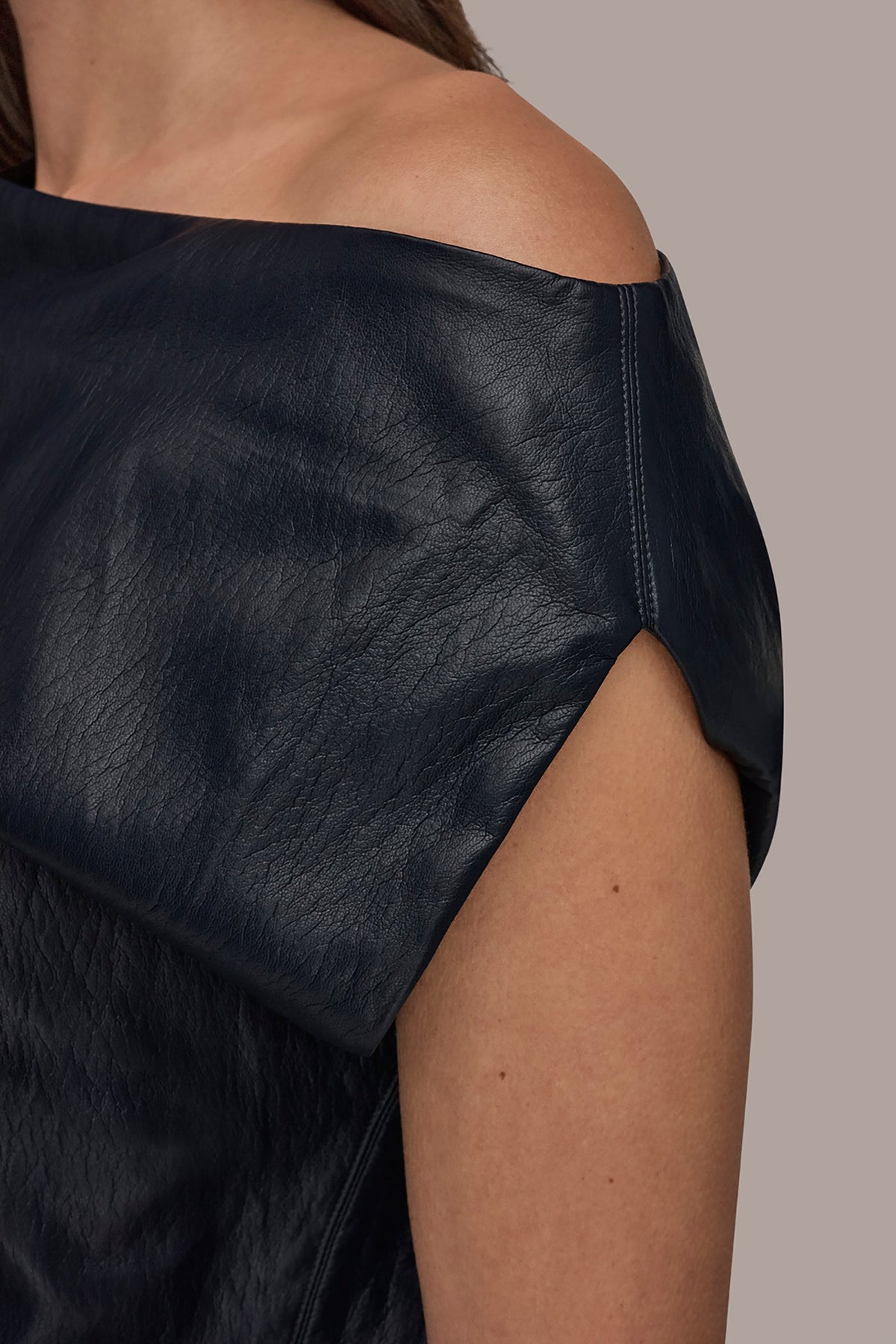 ASYMMETRIC ANGLE HEM TOP - Nightfall