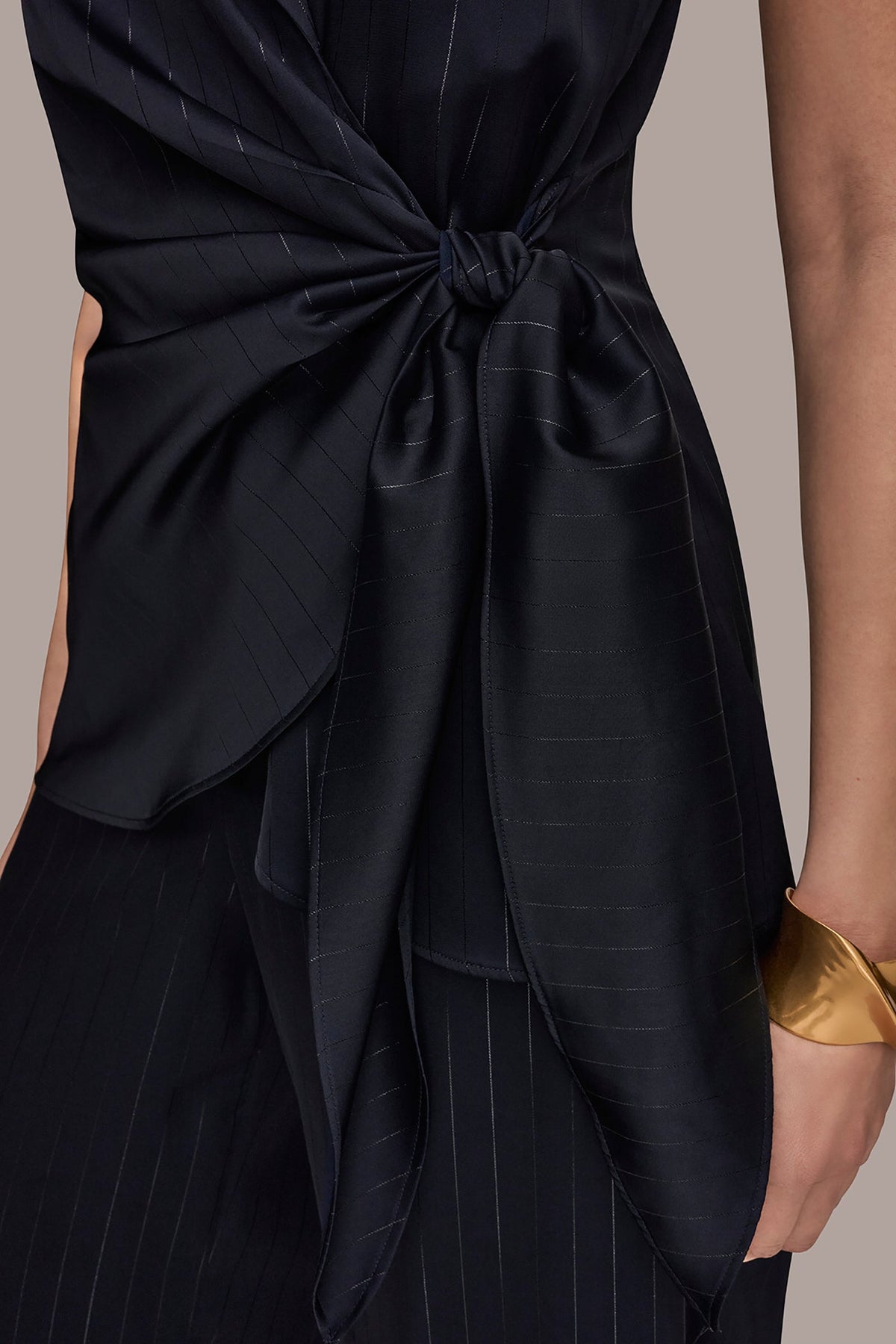 PINSTRIPE FAUX WRAP TOP - Navy
