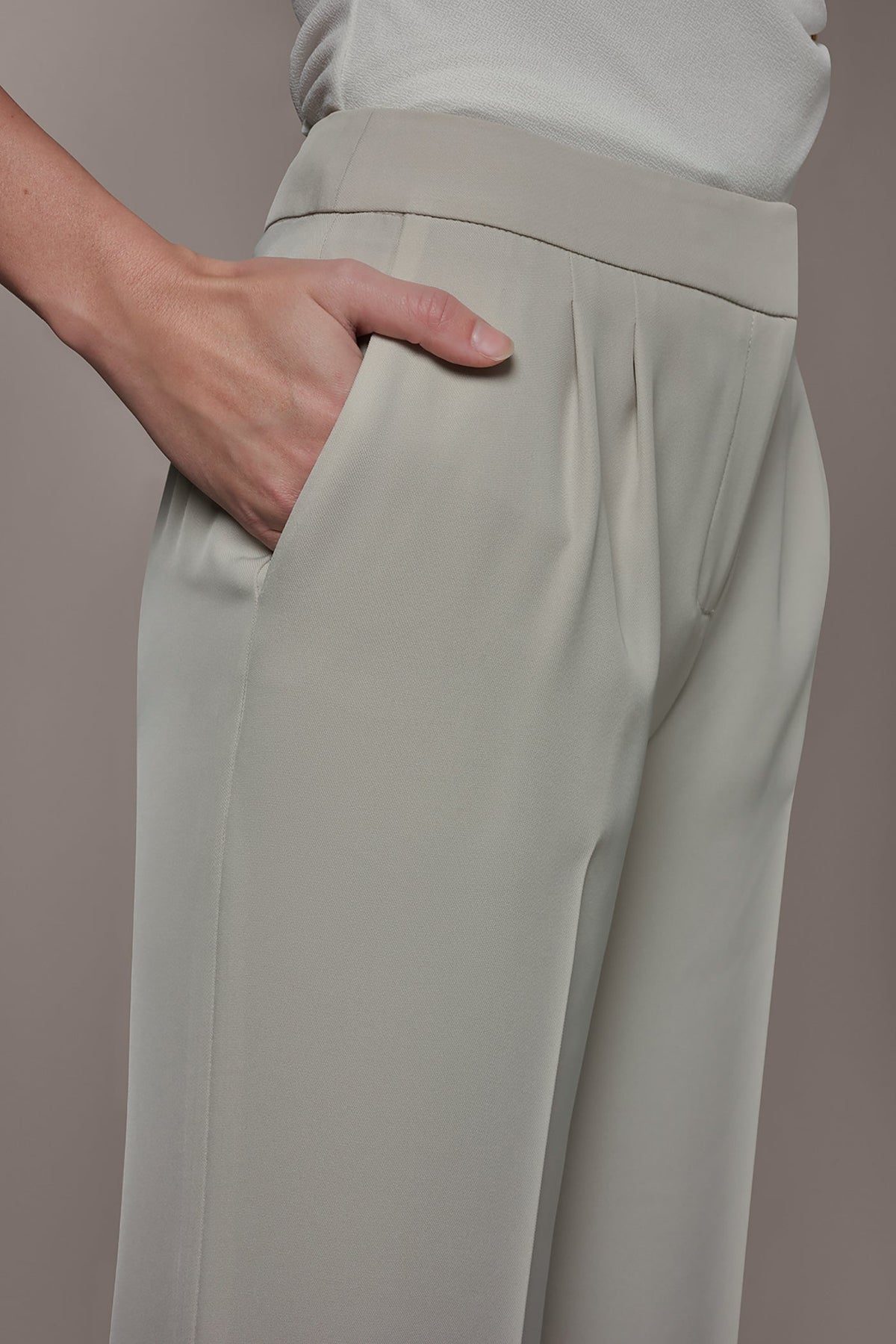 MID-RISE PLEATED WIDE-LEG SUIT PANT - Tuscan Grey