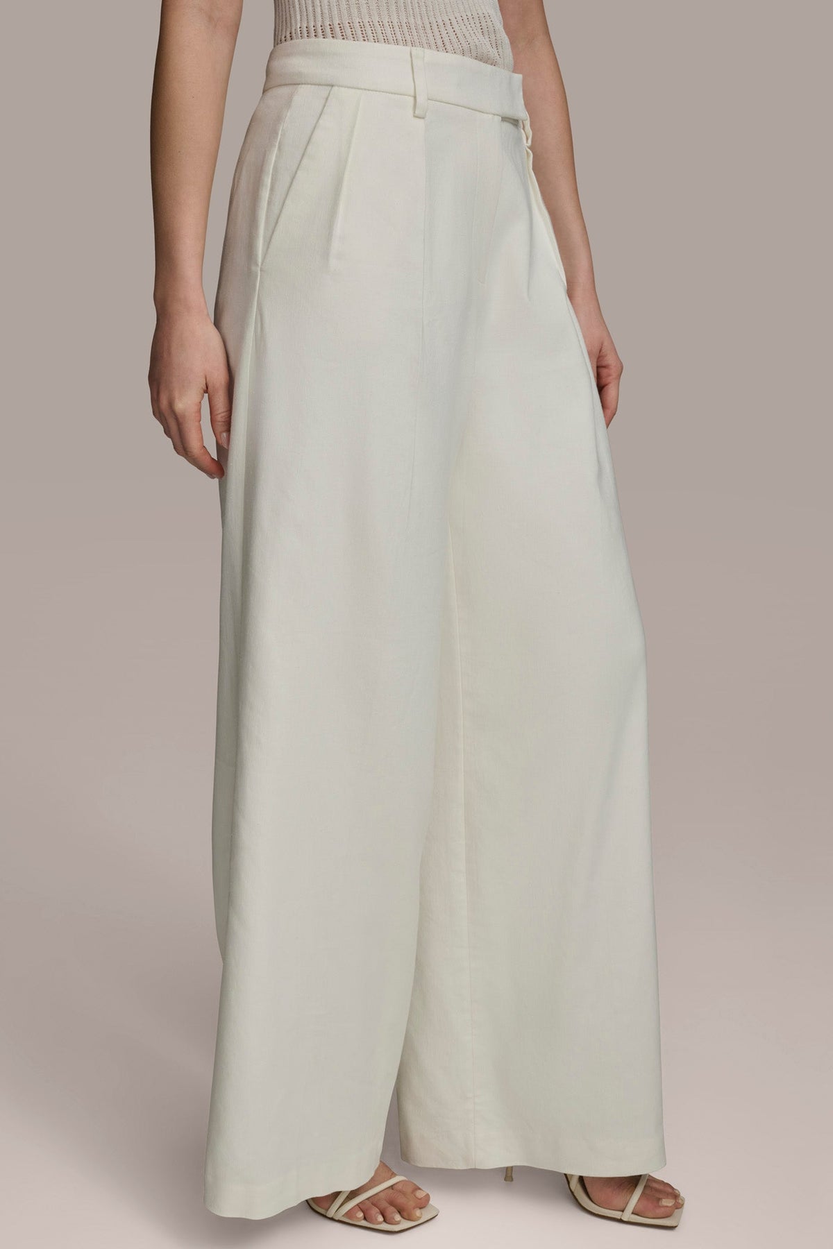 PLEATED WIDE LEG PANT - CREAM