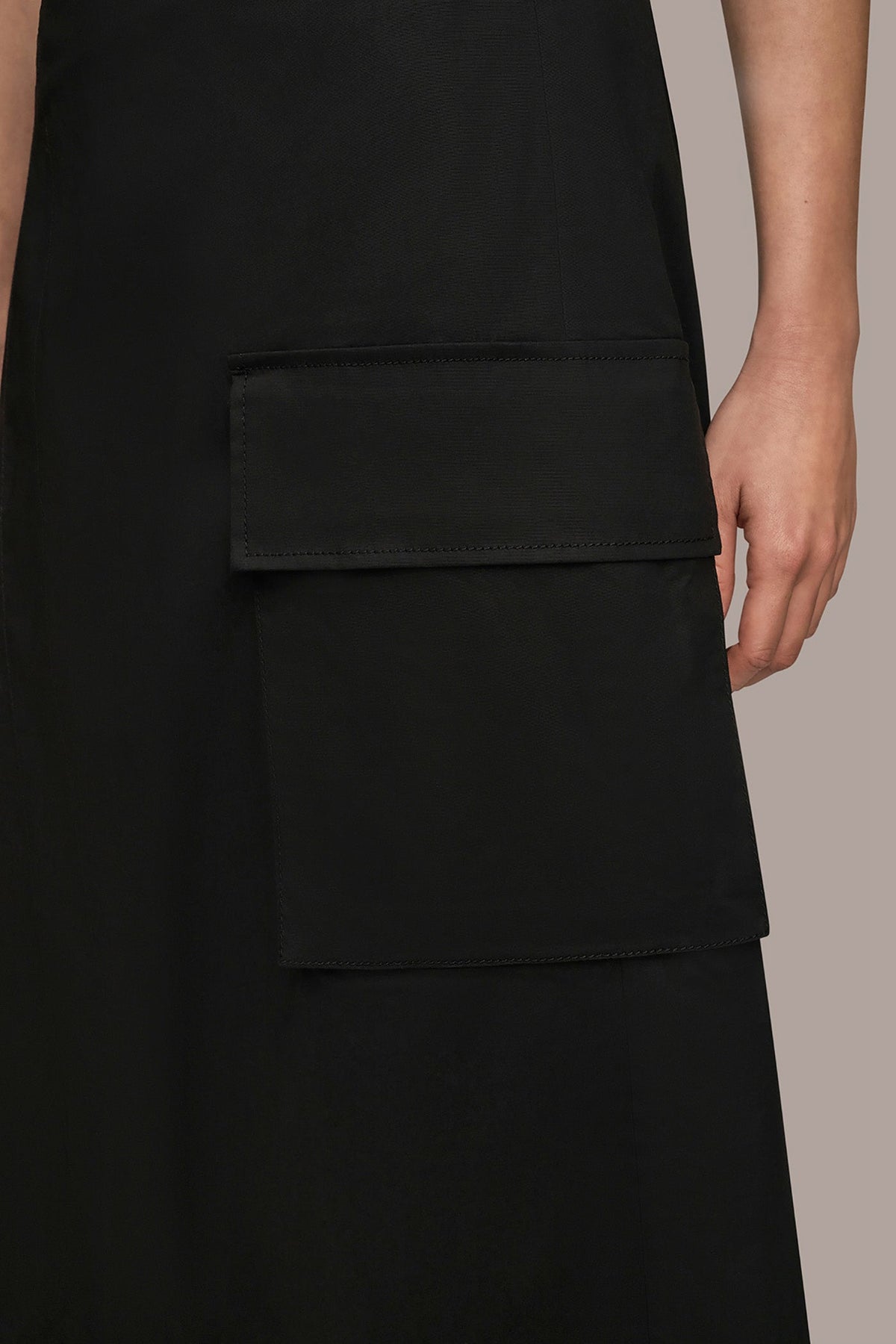 ASYMMETRIC MIDI WRAP CARGO SKIRT - Black