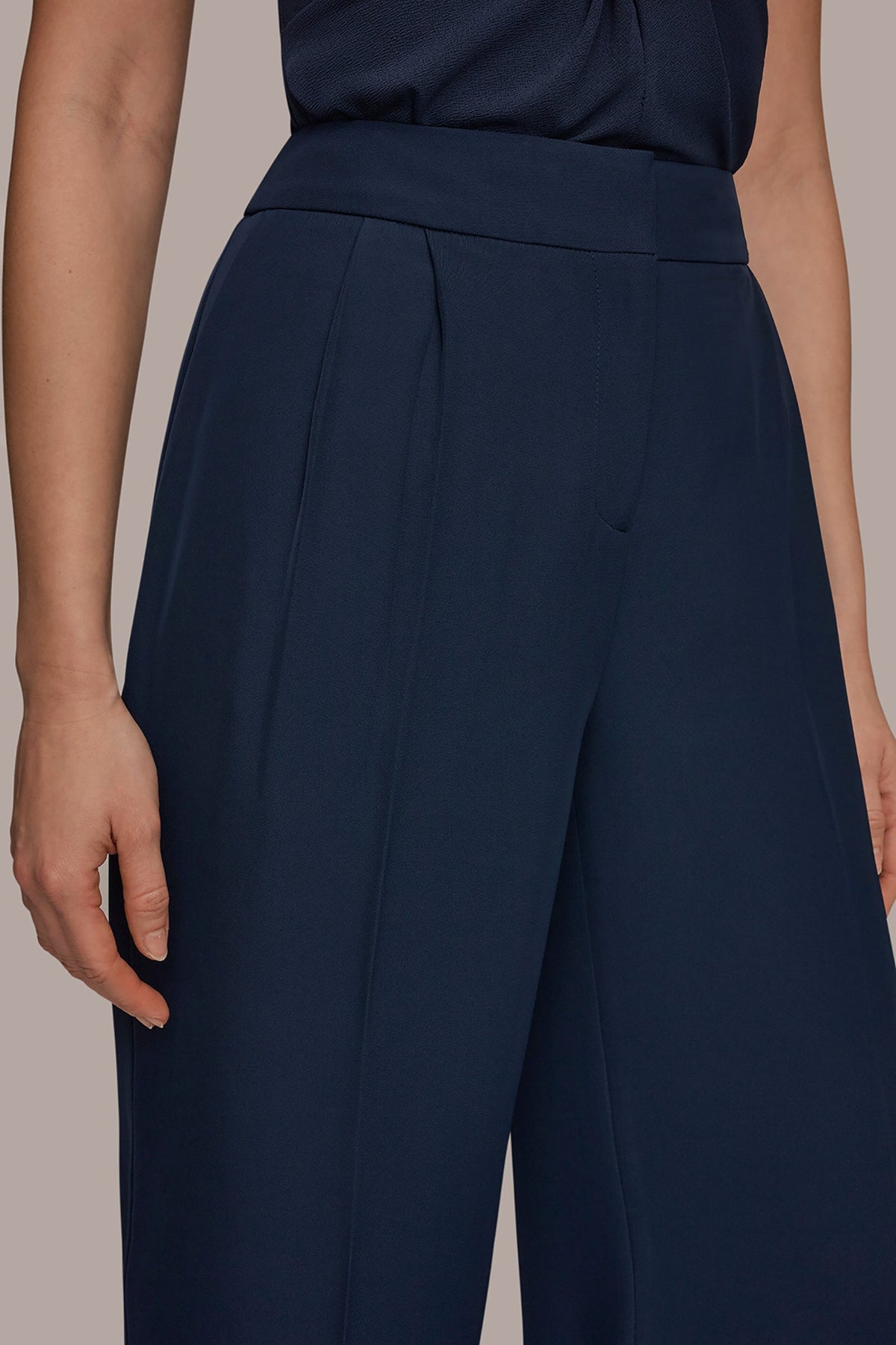 MID-RISE PLEATED WIDE-LEG SUIT PANT - Nightfall