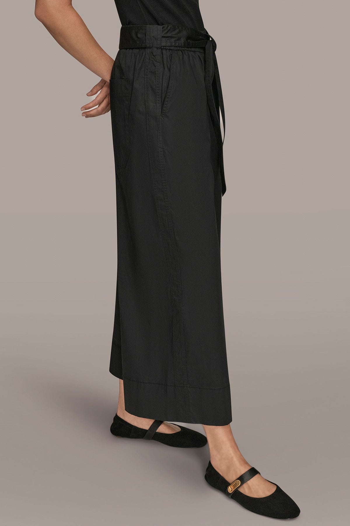 CROPPED MID-RISE PANT - Black