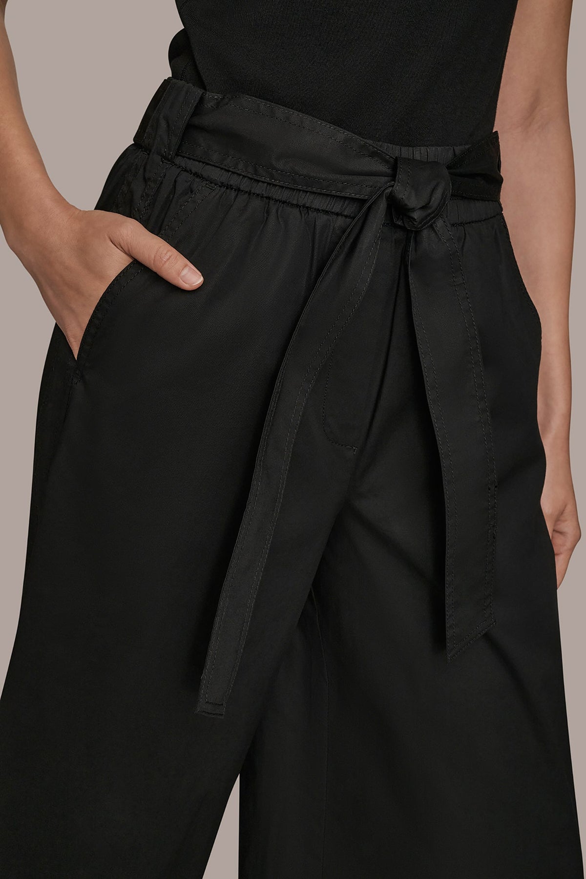 CROPPED MID-RISE PANT - Black