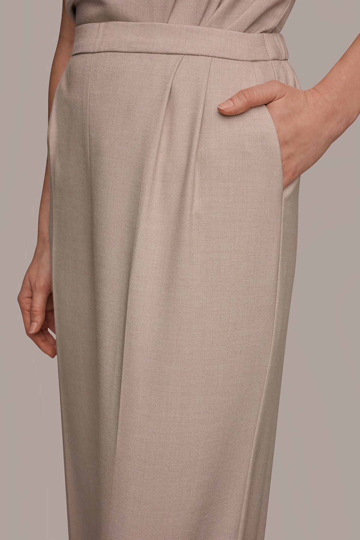 MID-RISE PLEATED WIDE-LEG SUIT PANT - Tuscan Grey